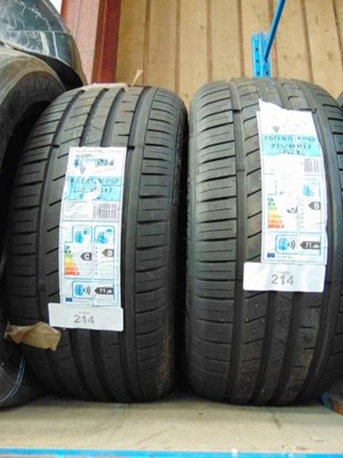 2 x Event tyres 235/45/17 - New (GS9)