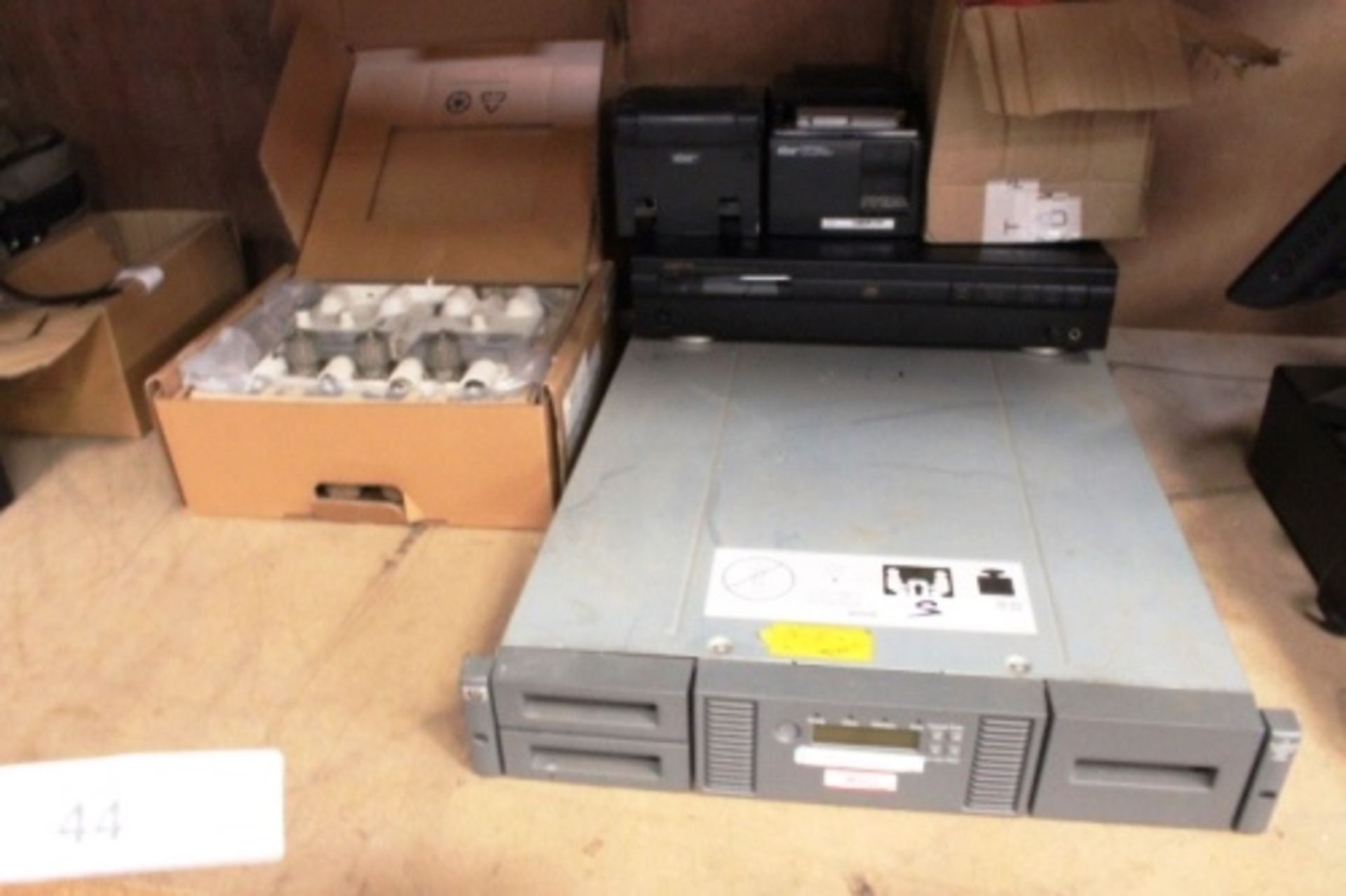 A quantity of electrical equipment including EnSoniq sampling recorder, HP tape library etc. - - Image 3 of 6