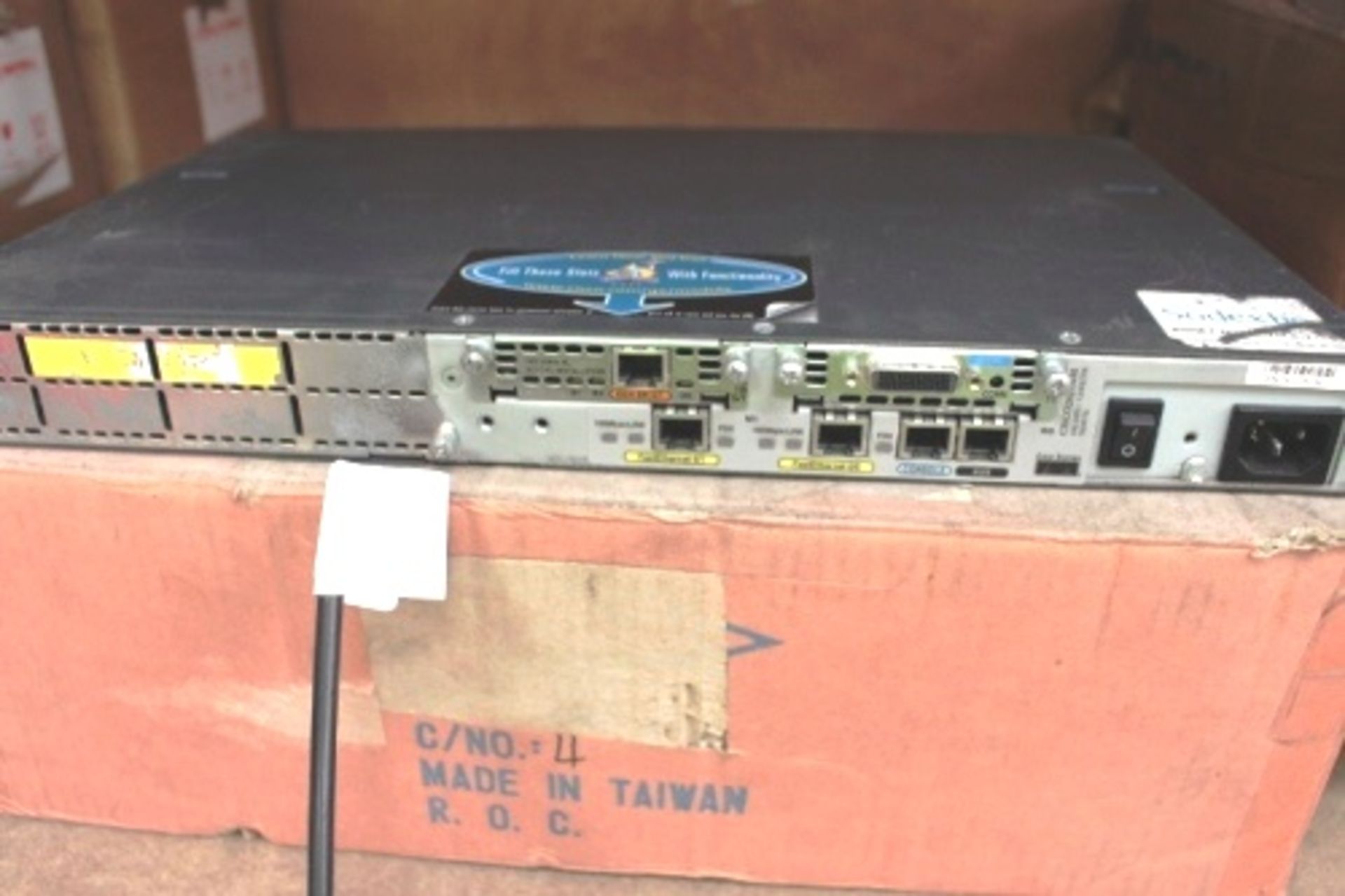 1 x Cisco 2621XM 4 port switch, 1 x Cisco 2620 3 port switch and 1 x PDU Expert UK power switch, - Image 4 of 5