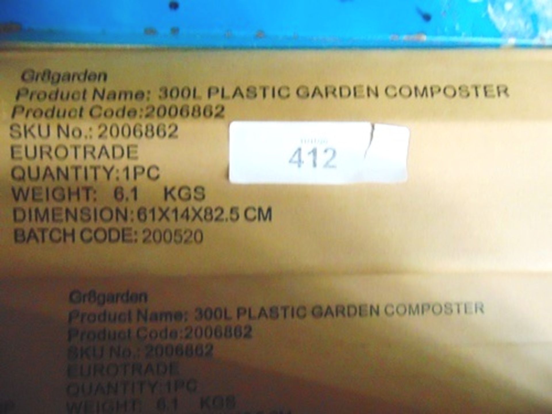 A quantity of gardening products including 2 x plastic 300ltr composter, a wooden cold frame, a Vita - Image 5 of 5