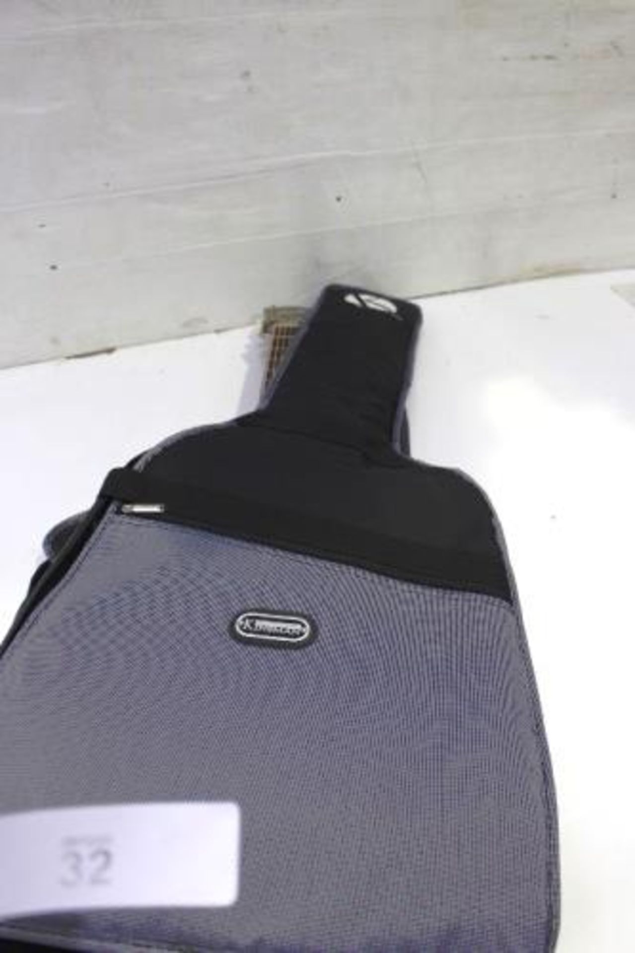 A Harmony Sovereign acoustic guitar in Kingsman fabric carry case, used RRP £200.00 - £300.00 - - Image 3 of 4