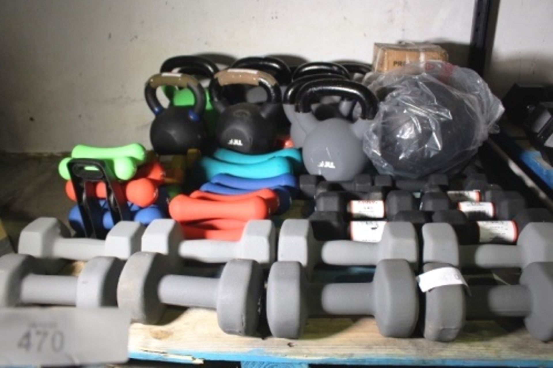 1 x pallet of assorted weight training equipment comprising 220kg total weight of assorted kettle