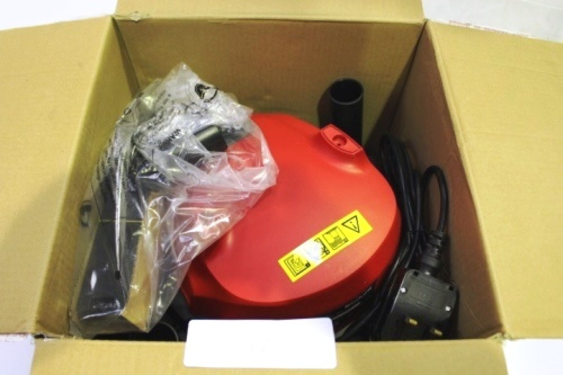 An Einhell classic wet & dry vacuum cleaner, model TC-VC1815 - new in box (ES2) - Image 3 of 3