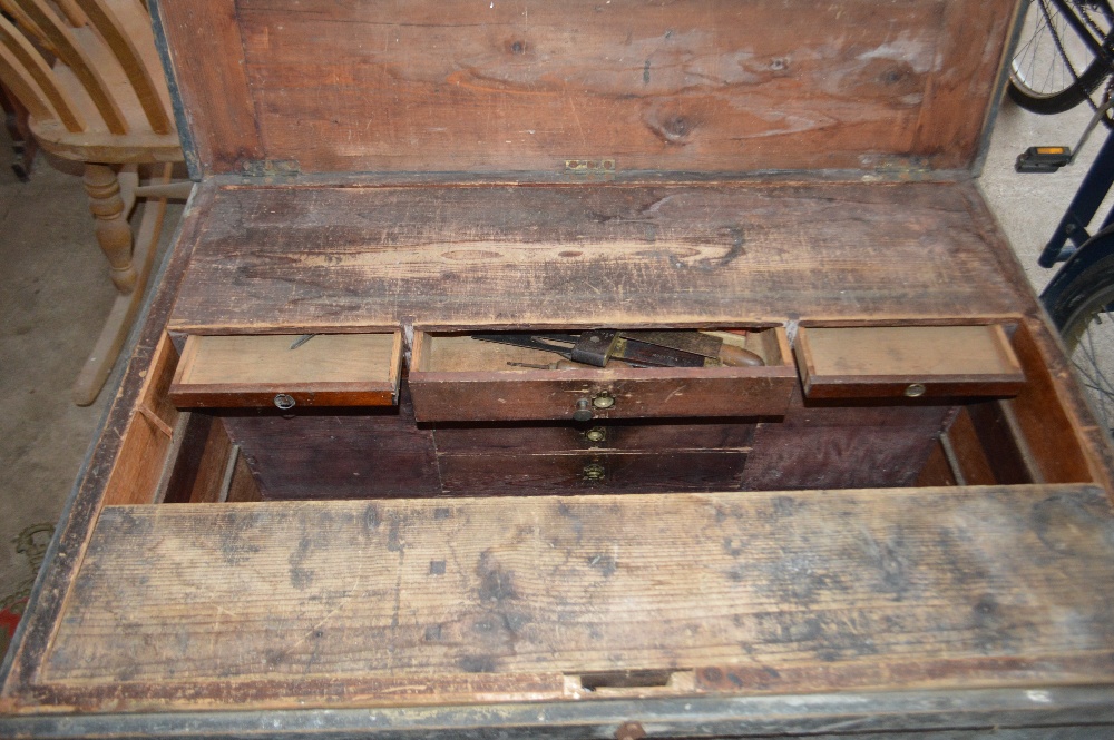 A large wooden Carpenter's toolbox with interior d - Image 3 of 3