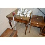 A mahogany draw leaf table