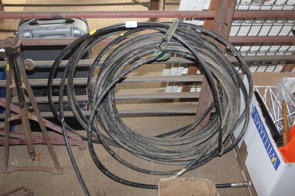 A quantity of oil pressure hose