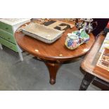 A Victorian mahogany circular dining table