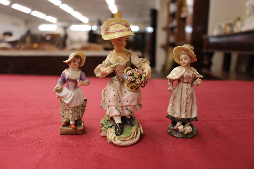 A collection of eleven English and Continental porcelain figures, some AF - Image 8 of 13