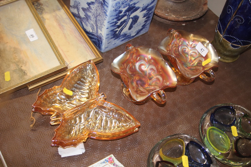 Four items of Carnival glass to include two pedest