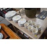 A quantity of Noritake tea and dinnerware