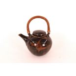 David Leach, a Lowerdown pottery teapot and lid, i