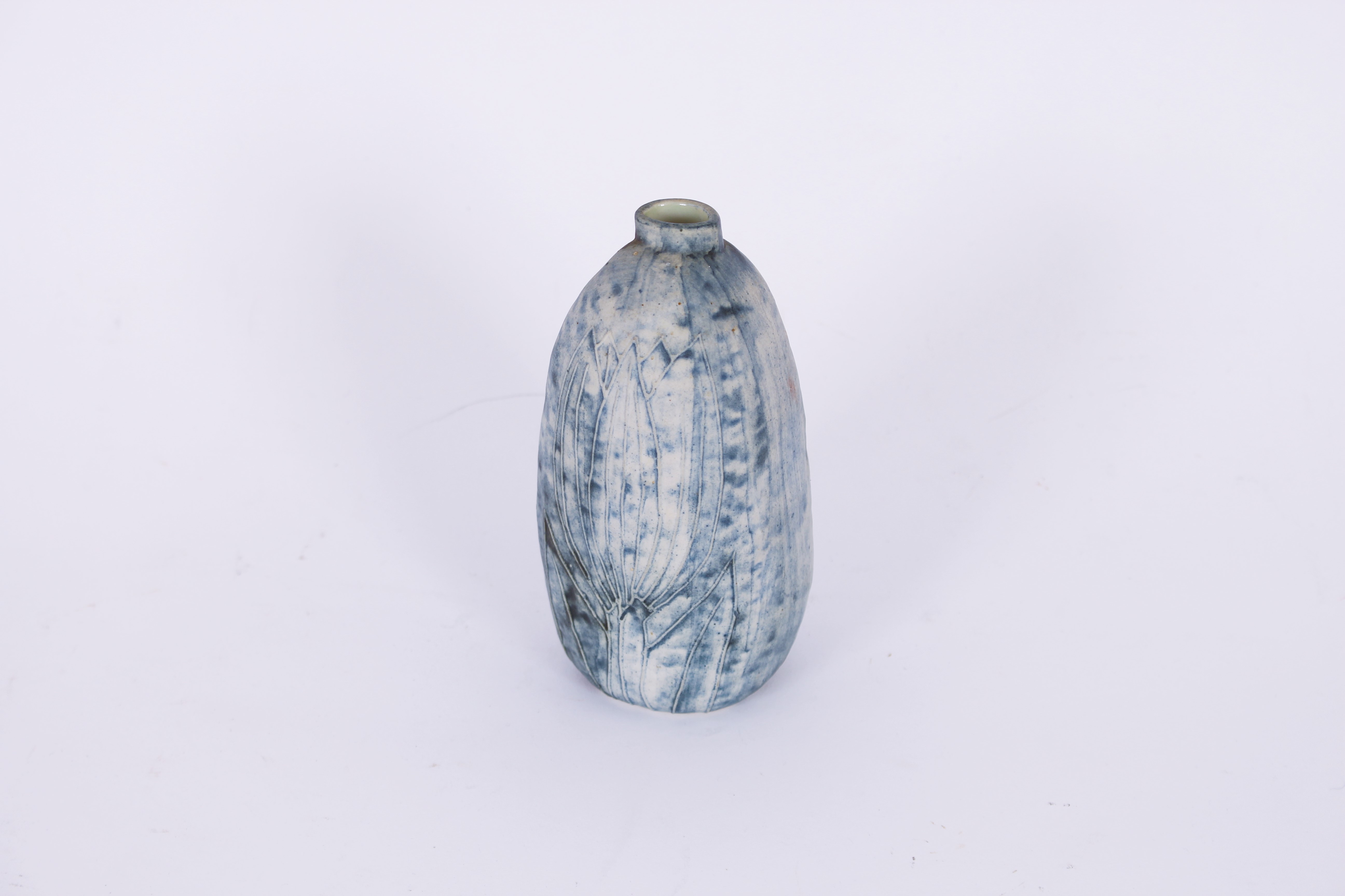 A Carn pottery vase, 14cm high - Image 2 of 2