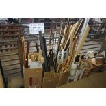 A large quantity of various picture frame and edgi