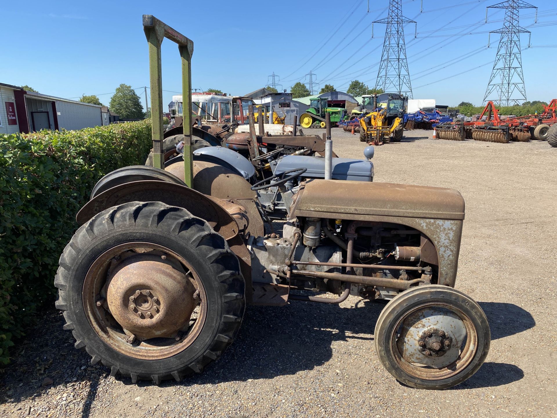 Ferguson TED 20 petrol/TVO 2WD tractor. Serial number TED 256912. 1952. Registration HWV 216 (no - Image 2 of 18