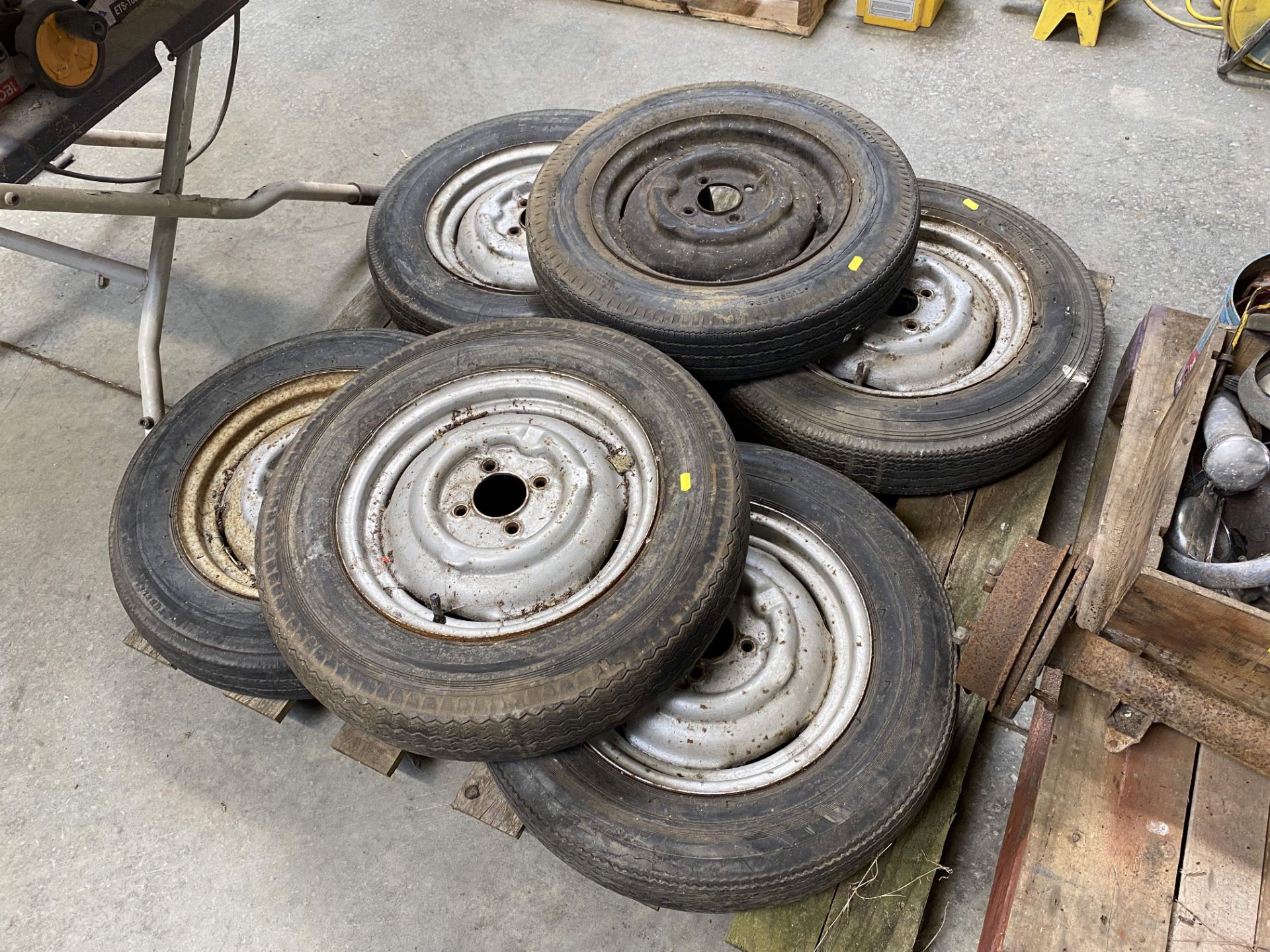 Morris Minor rear axle, clutch, springs, wheels and tyres and various spares. - Image 5 of 5