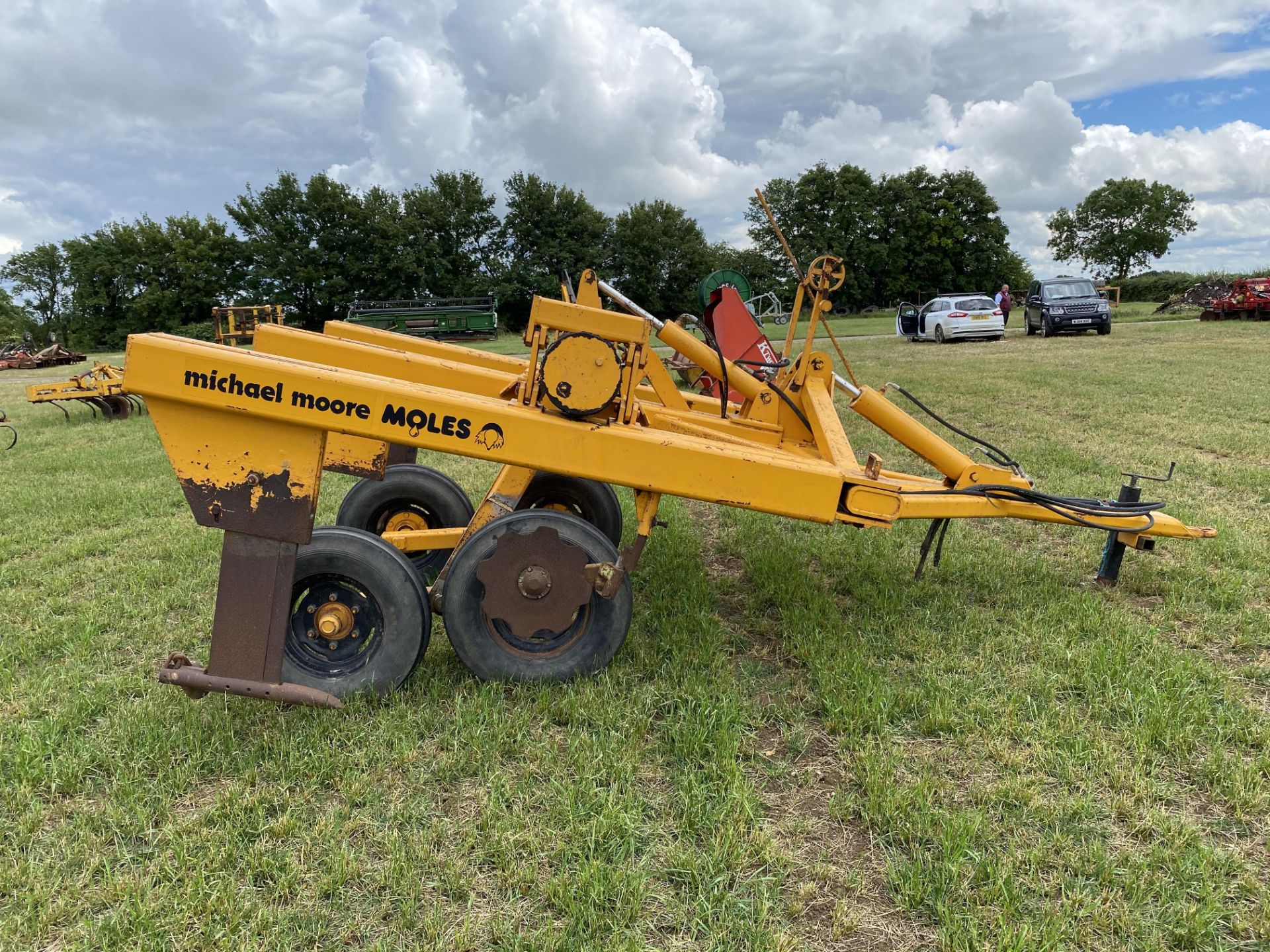 Michael Moore Moles Twin HR two leg mole plough (with fitting for third). Serial number 2403. M - Image 6 of 19