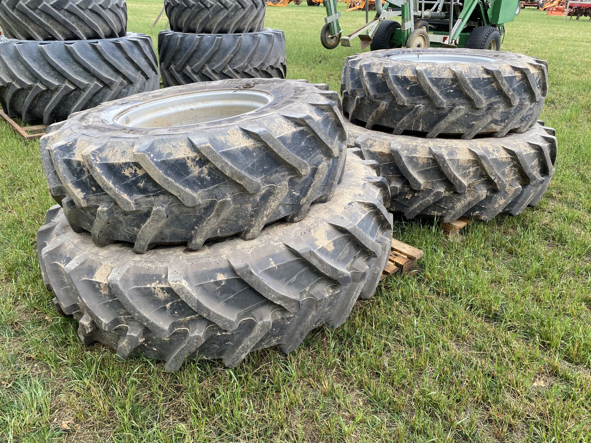 Set of row crop wheels and tyres to fit Massey Ferguson. Comprising 420/85R28 fronts @ 80% and 480/
