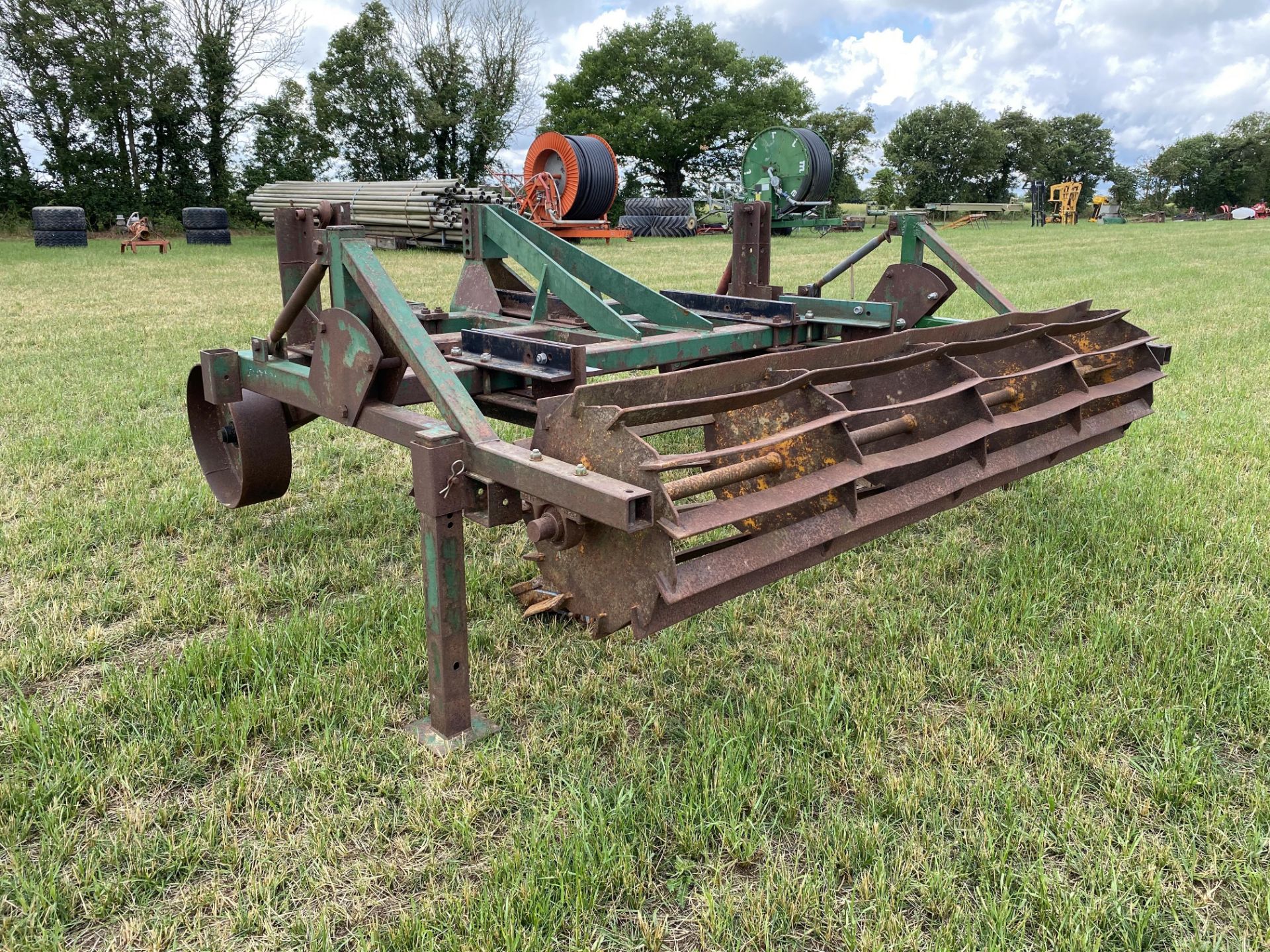 Cousins three leg subsoiler. With cage crumbler and depth wheels. LV - Image 3 of 17