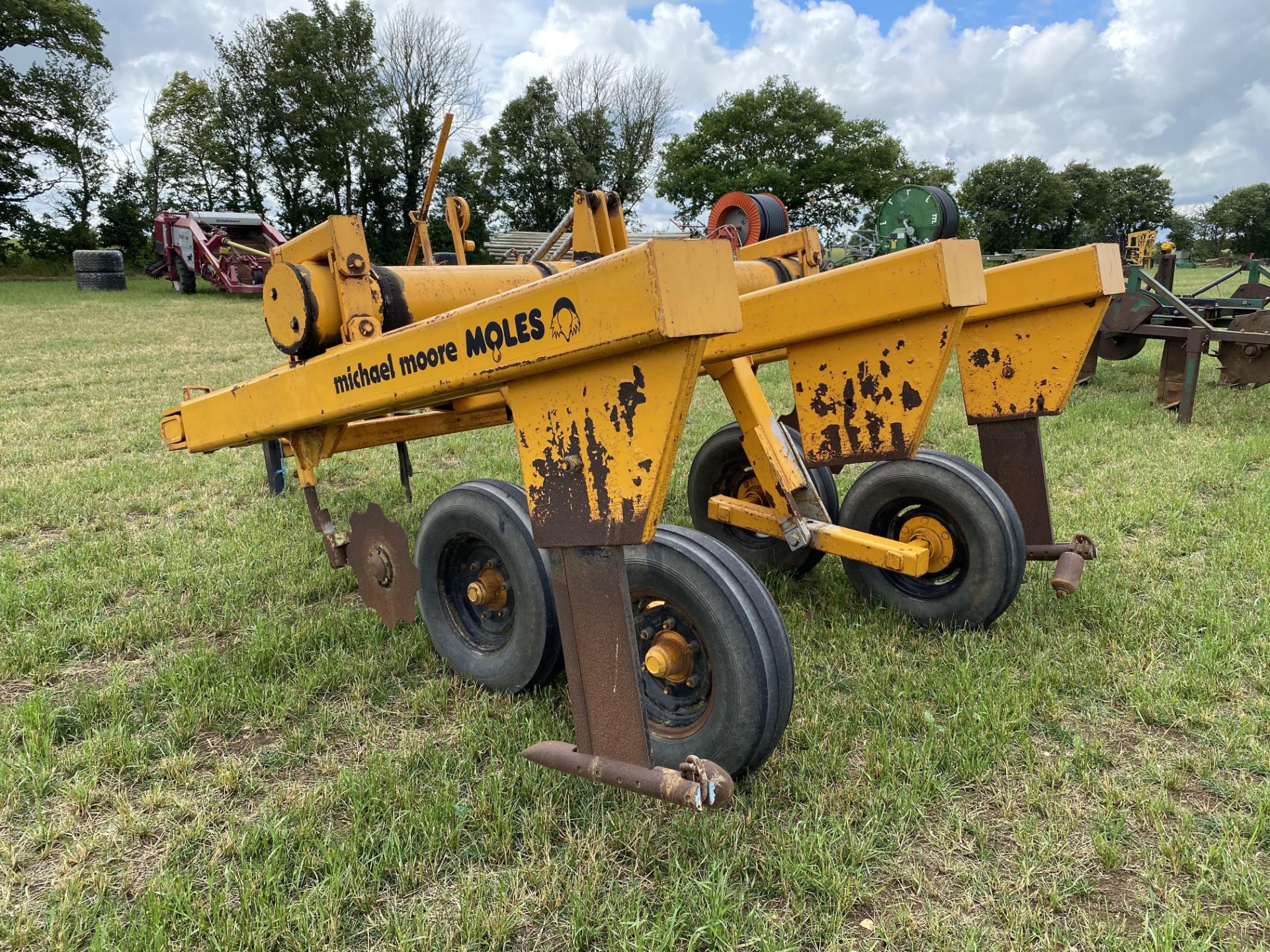 Michael Moore Moles Twin HR two leg mole plough (with fitting for third). Serial number 2403. M - Image 3 of 19