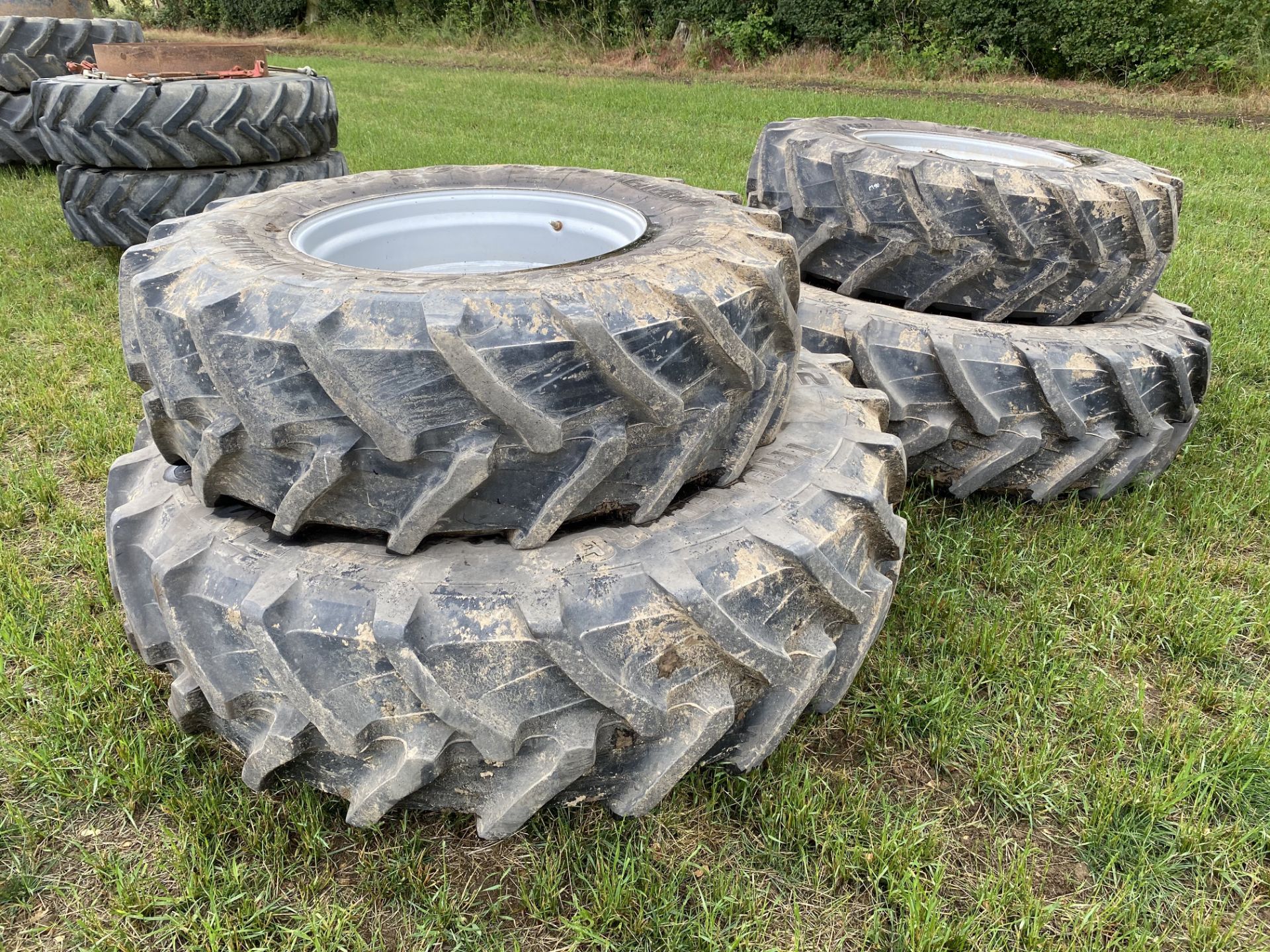 Set of row crop wheels and tyres to fit Massey Ferguson. Comprising 420/85R28 fronts @ 80% and 480/ - Image 3 of 12