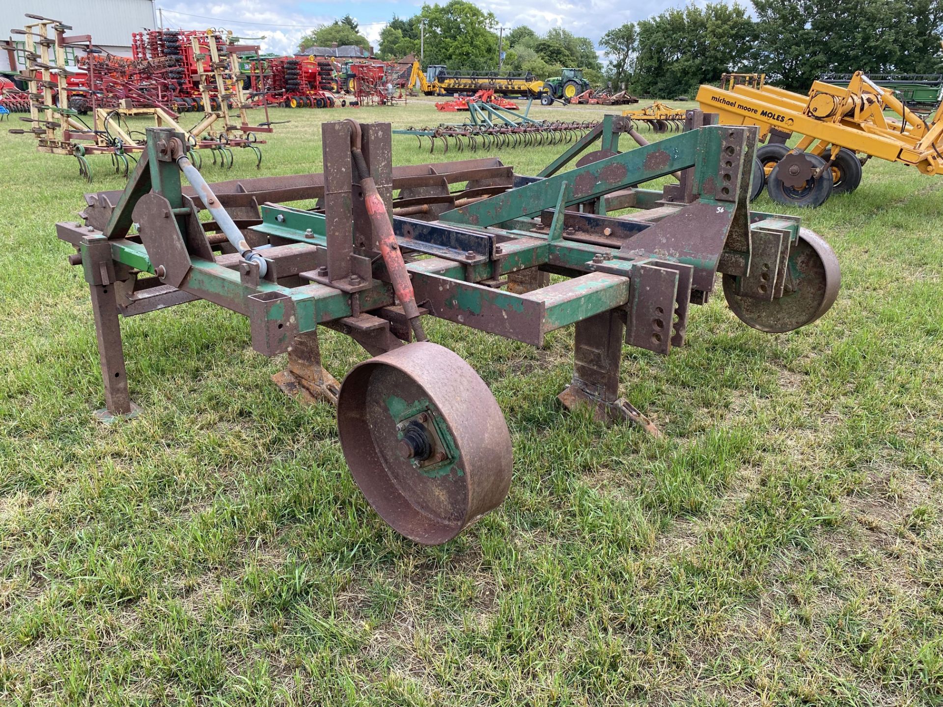 Cousins three leg subsoiler. With cage crumbler and depth wheels. LV - Image 7 of 17