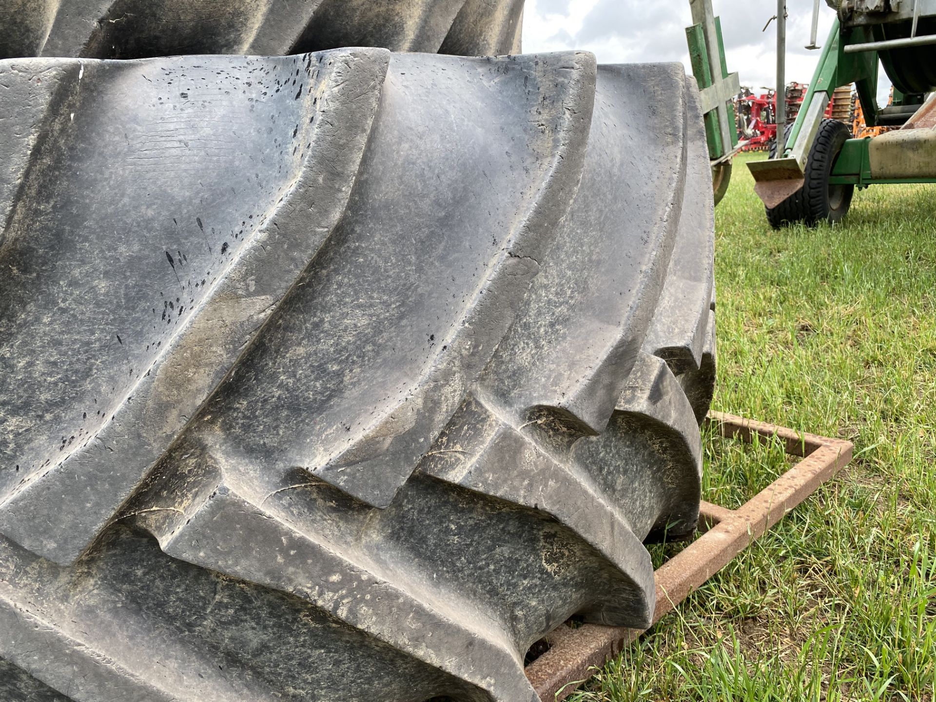 Set of Trelleborg Twin wheels and tyres to fit New Holland 6090. Comprising 750/45-30.5 fronts @ 30% - Image 10 of 15