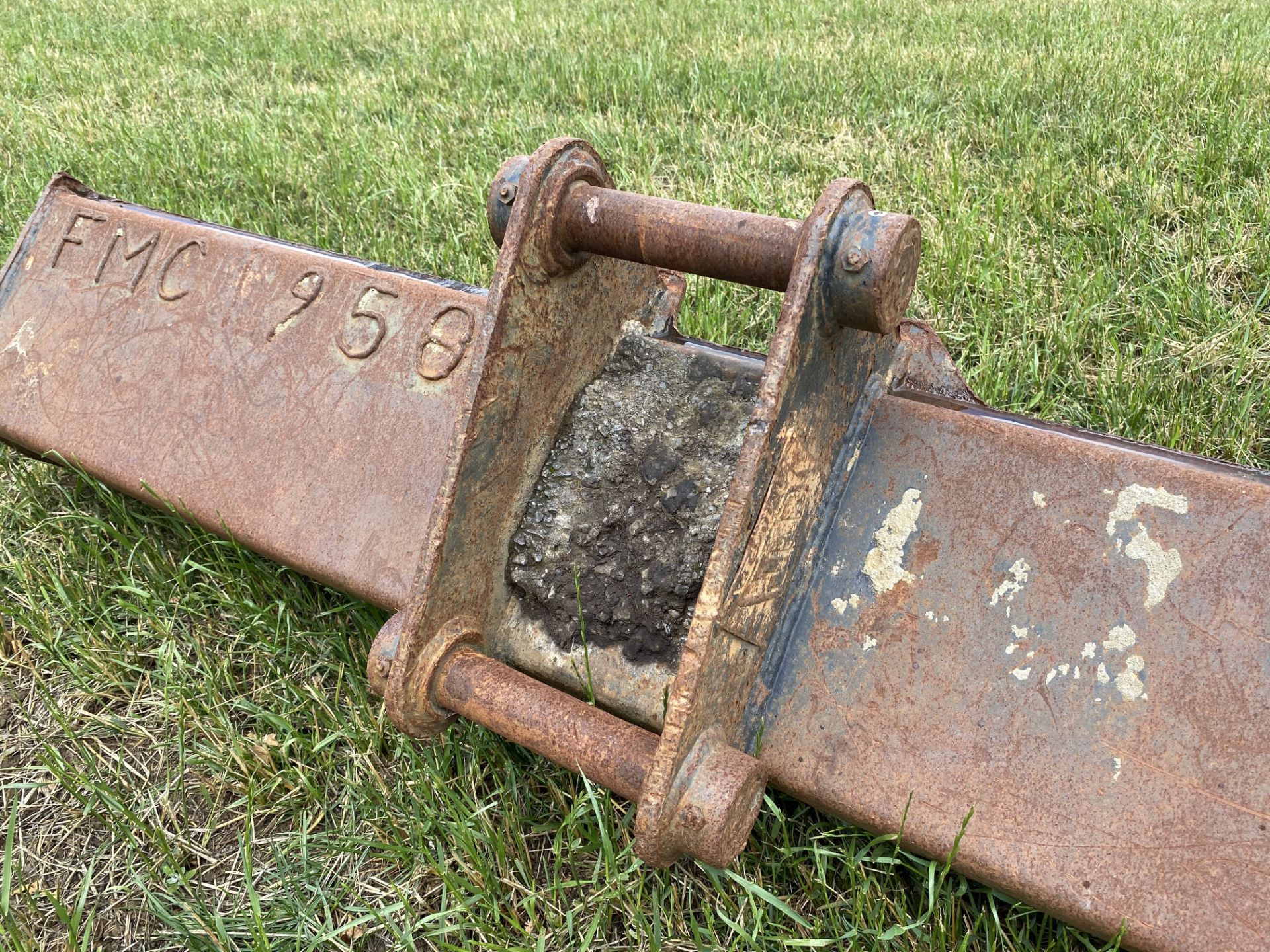 6ft ditching bucket to fit JCB 8T excavator. M - Image 5 of 6