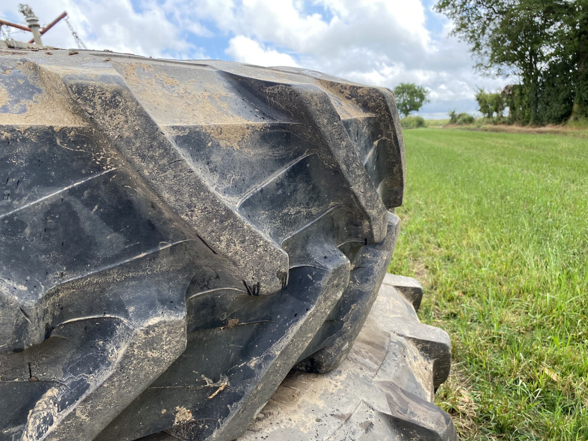 Set of row crop wheels and tyres to fit Massey Ferguson. Comprising 420/85R28 fronts @ 80% and 480/ - Image 7 of 12