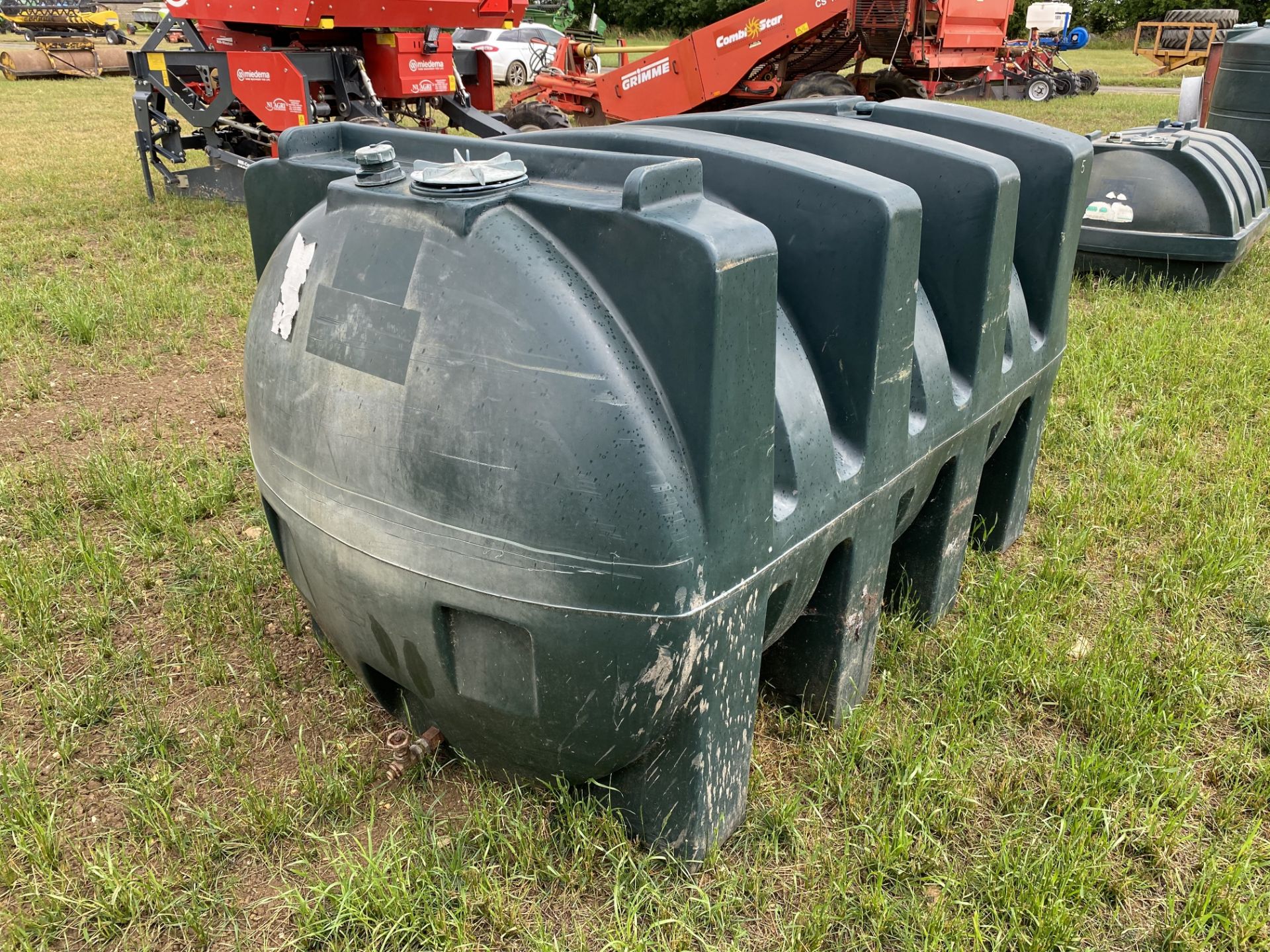 Plastic oil tank. M - Image 4 of 7