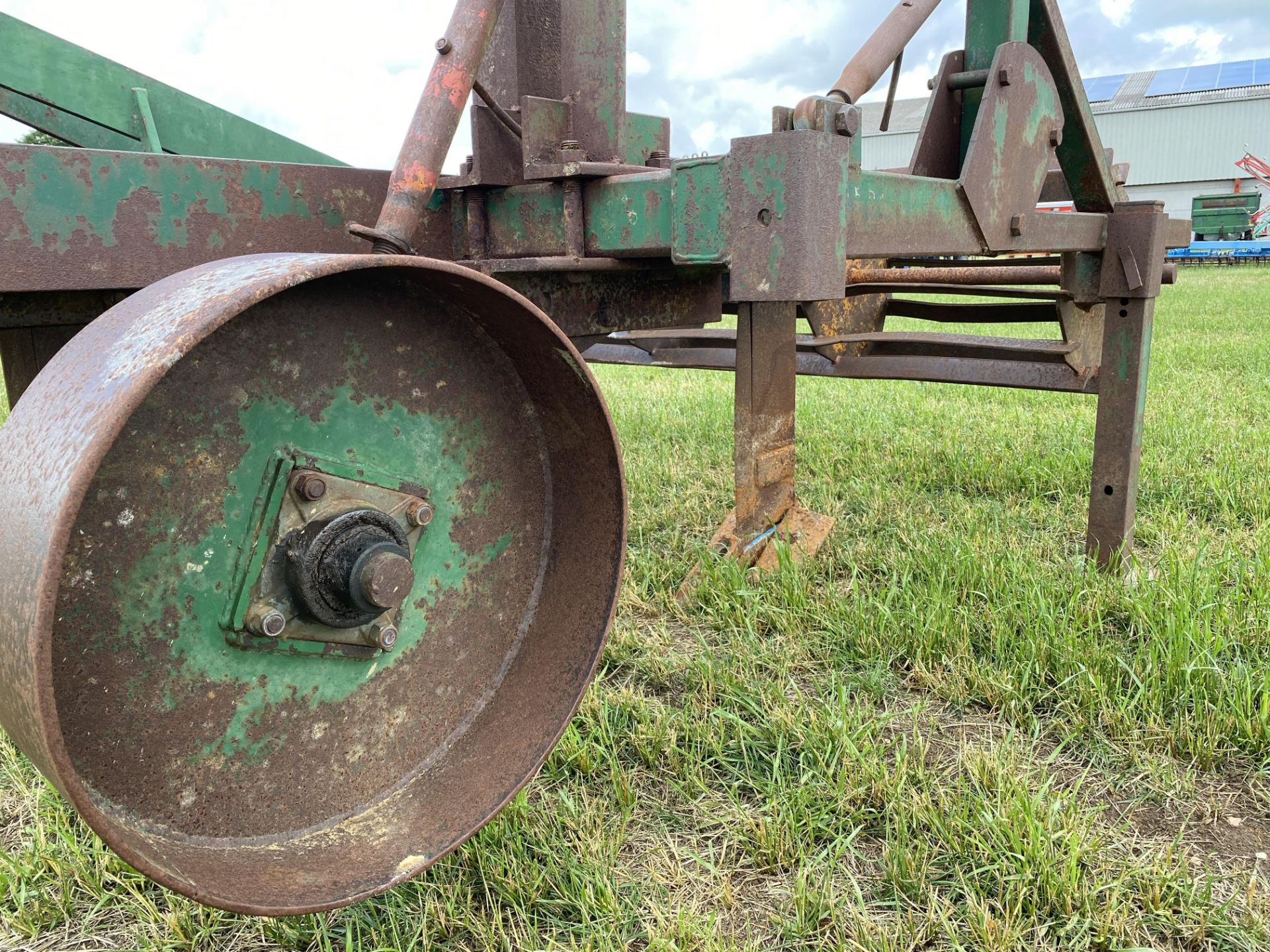 Cousins three leg subsoiler. With cage crumbler and depth wheels. LV - Image 11 of 17