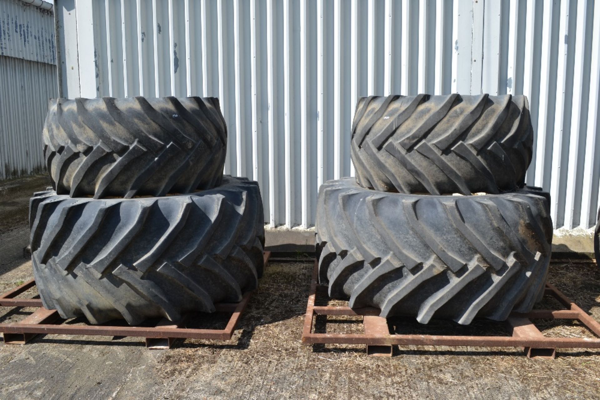 Set of Trelleborg Twin wheels and tyres to fit New Holland 6090. Comprising 750/45-30.5 fronts @ 30% - Image 11 of 15