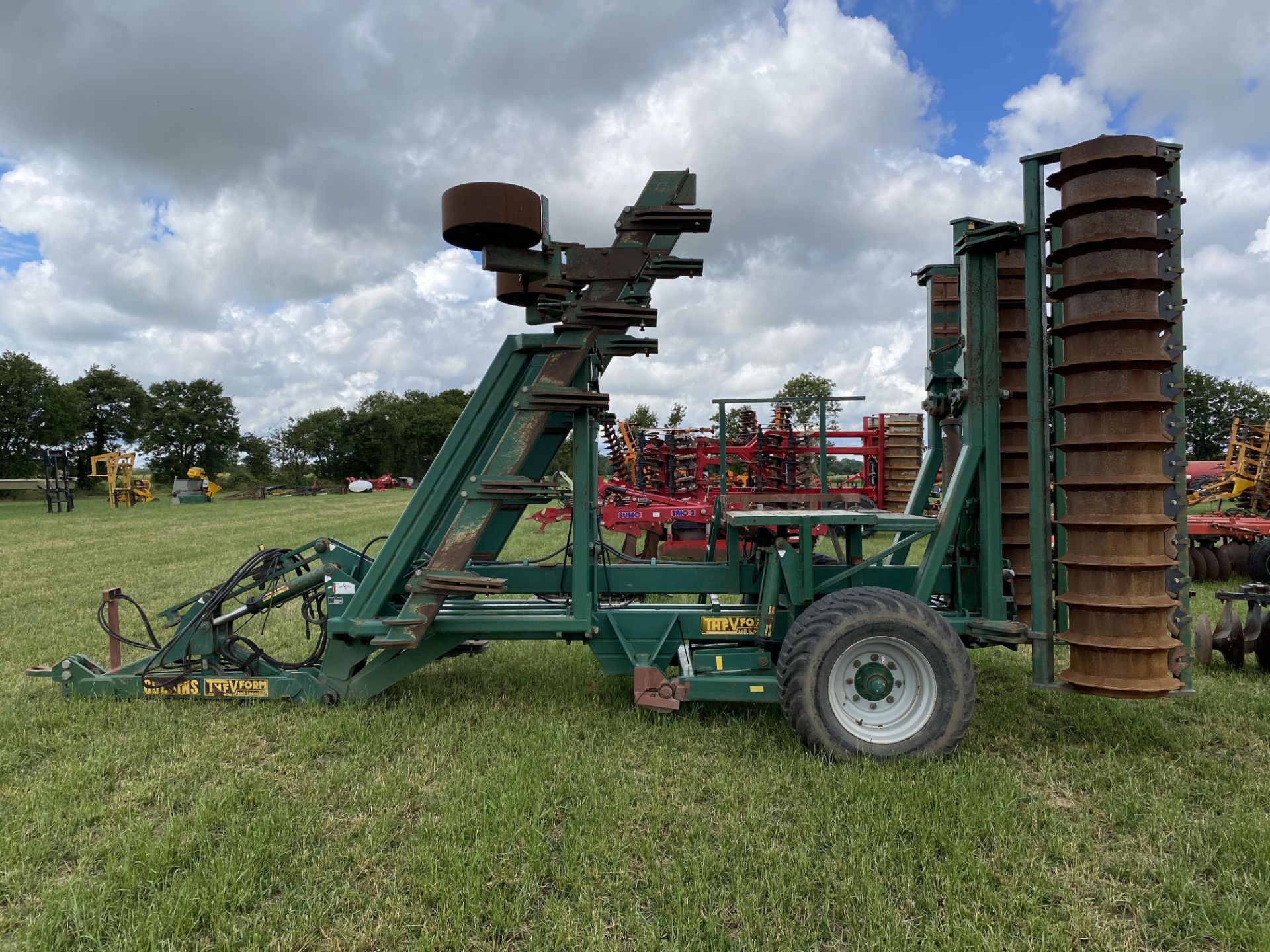 Cousins THF V-Form Soil Loosener 11 leg 6.5m trailed subsoiler. Model VF65T9RRTHF. Serial number - Image 3 of 23