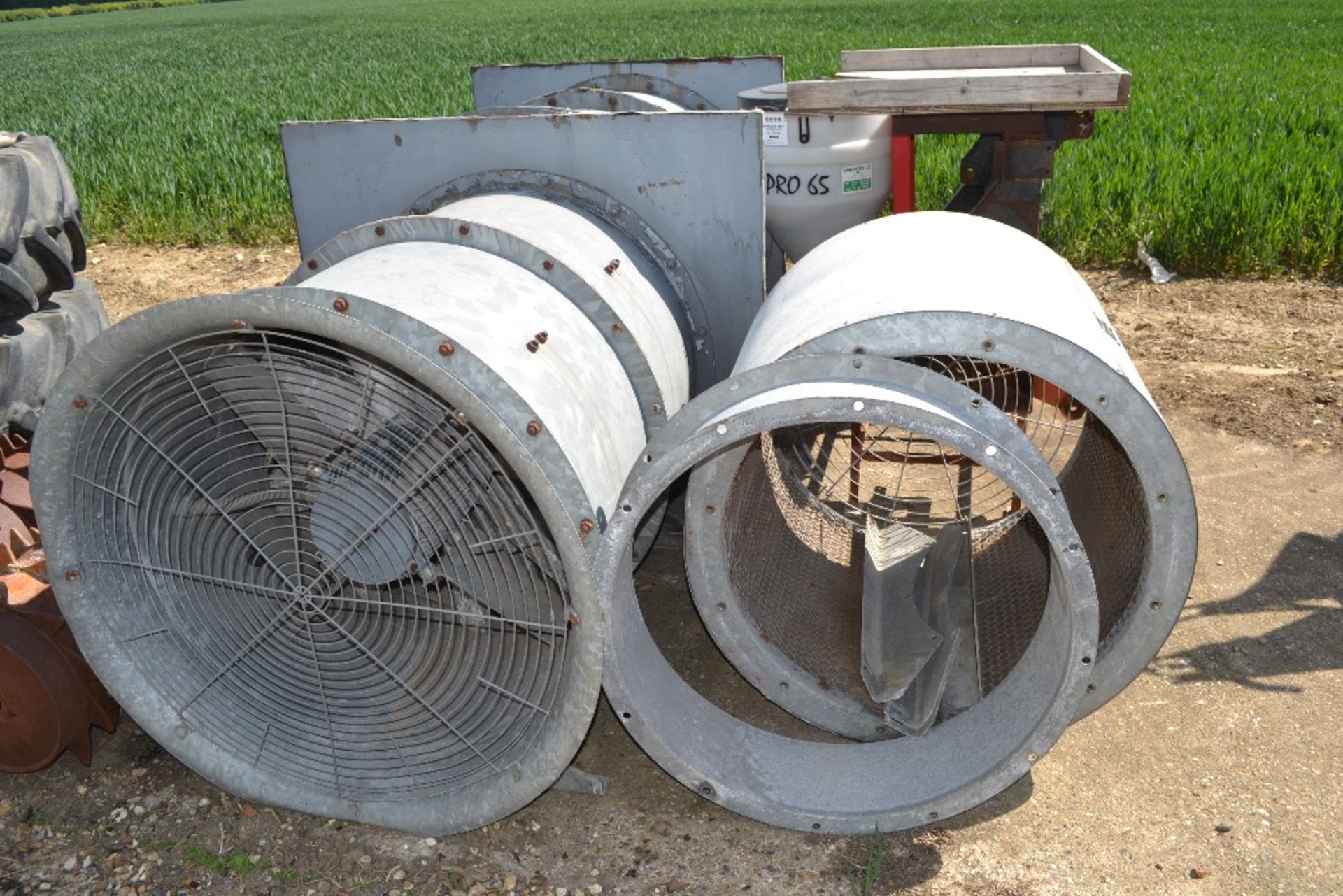 3x 3ft building fans, with some ducting. M - Image 7 of 8