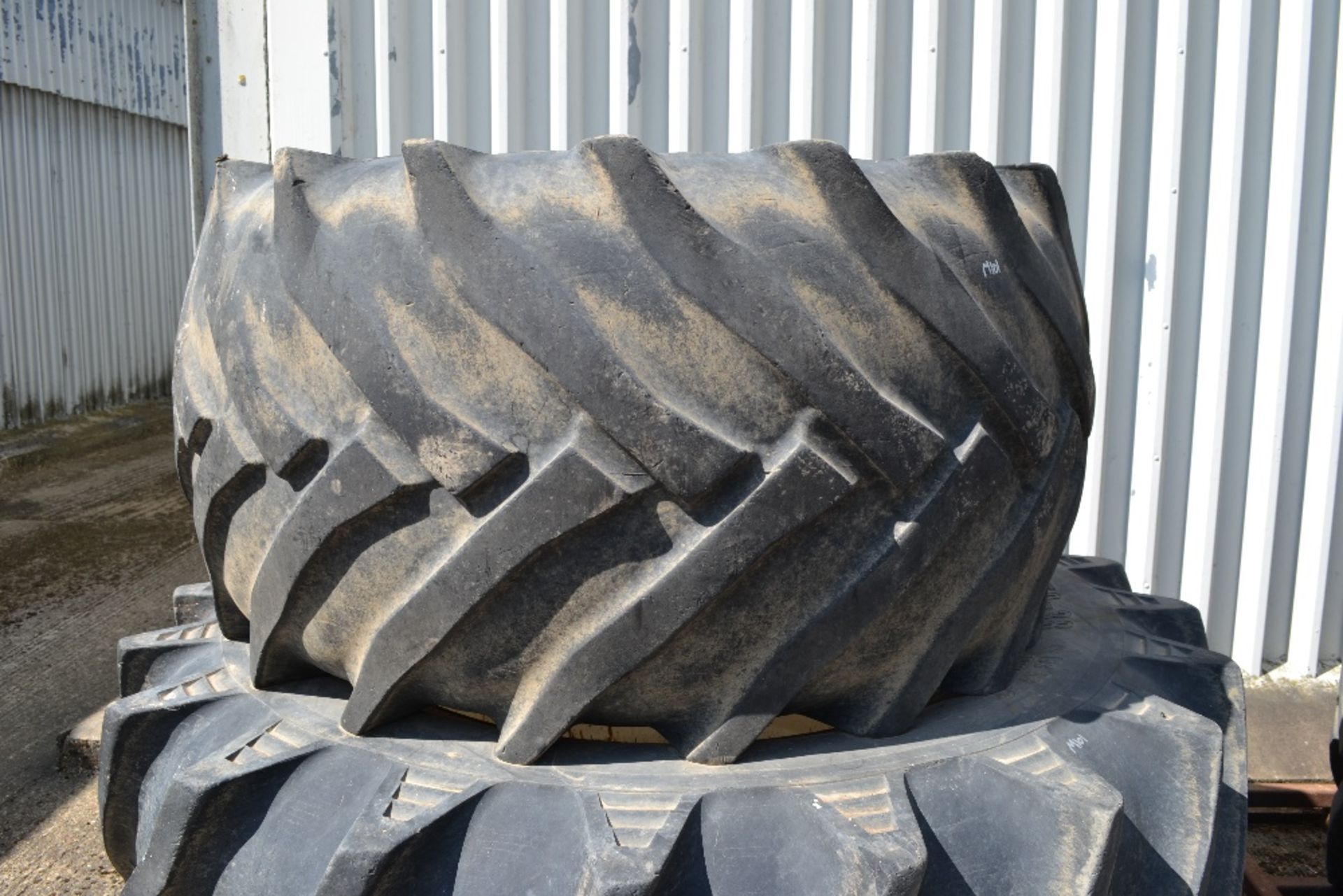 Set of Trelleborg Twin wheels and tyres to fit New Holland 6090. Comprising 750/45-30.5 fronts @ 30% - Image 13 of 15