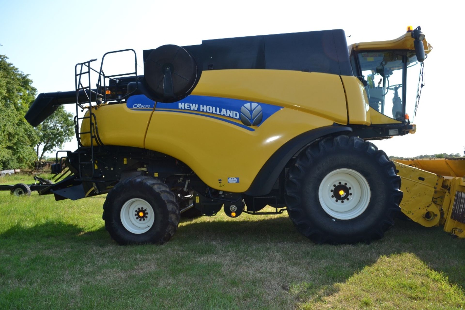 New Holland CR9070 rotary combine. Registration EU12 JCJ. Date of first registration 05/07/2012. 2,2 - Image 4 of 56