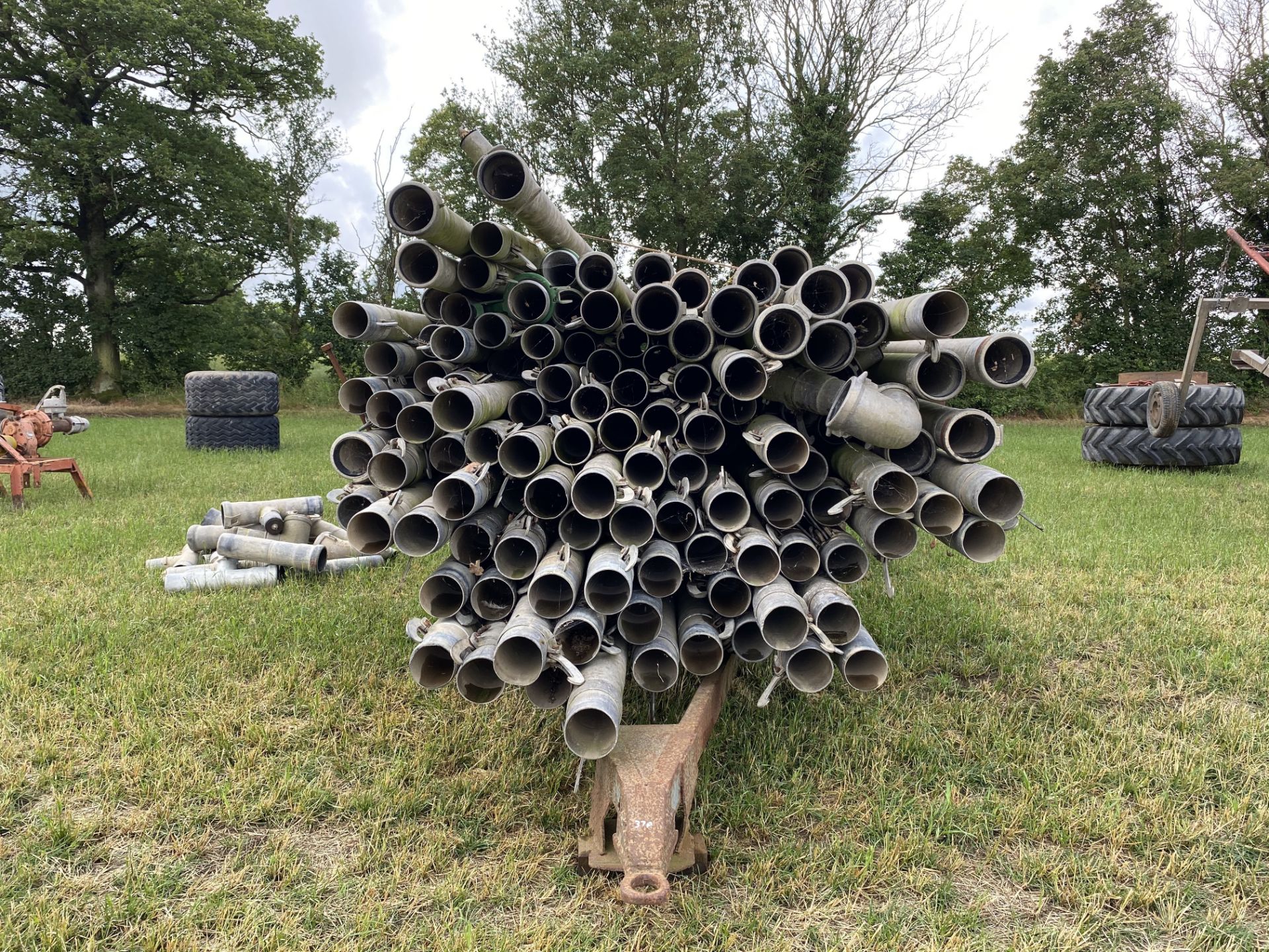 Irrigation pipe trailer and a quantity of pipes. M - Image 4 of 5