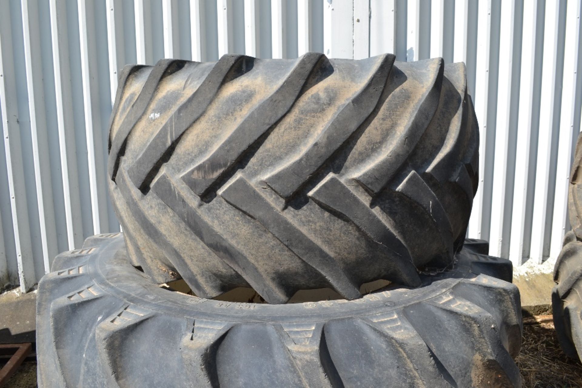 Set of Trelleborg Twin wheels and tyres to fit New Holland 6090. Comprising 750/45-30.5 fronts @ 30% - Image 15 of 15