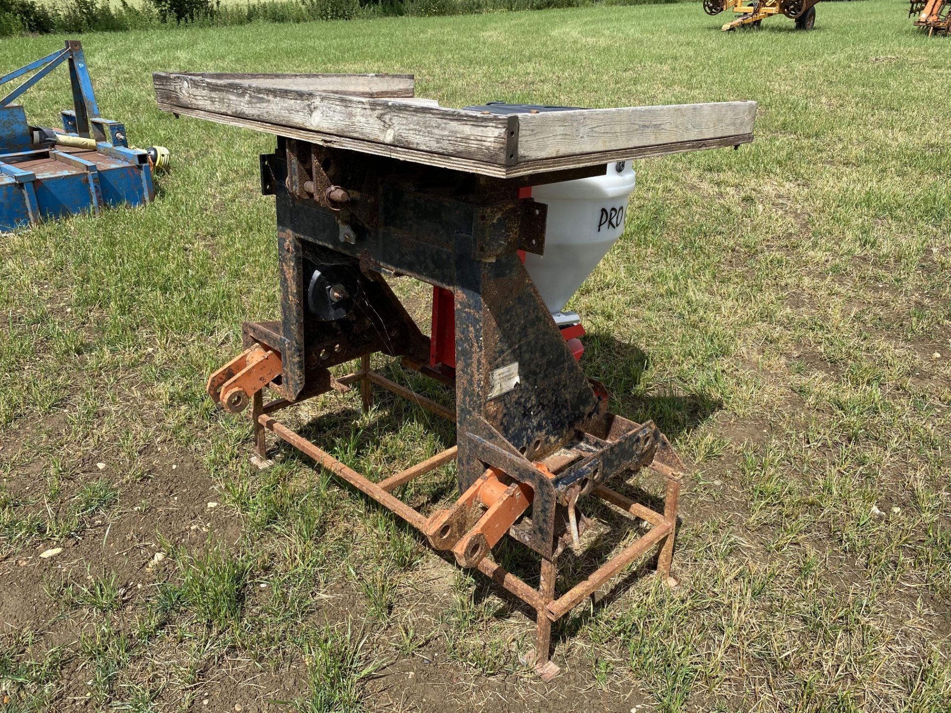 Stocks Fan-Jet Pro 65 slug pellet applicator. Mounted on linkage frame with platform. M - Image 4 of 5