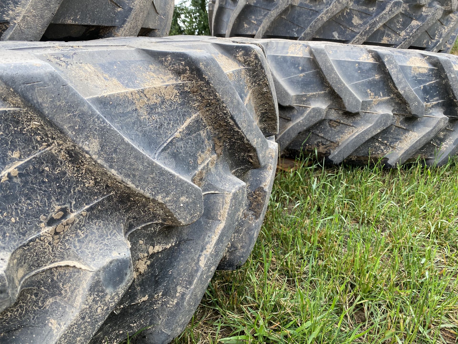 Set of row crop wheels and tyres to fit Massey Ferguson. Comprising 420/85R28 fronts @ 80% and 480/ - Image 10 of 12