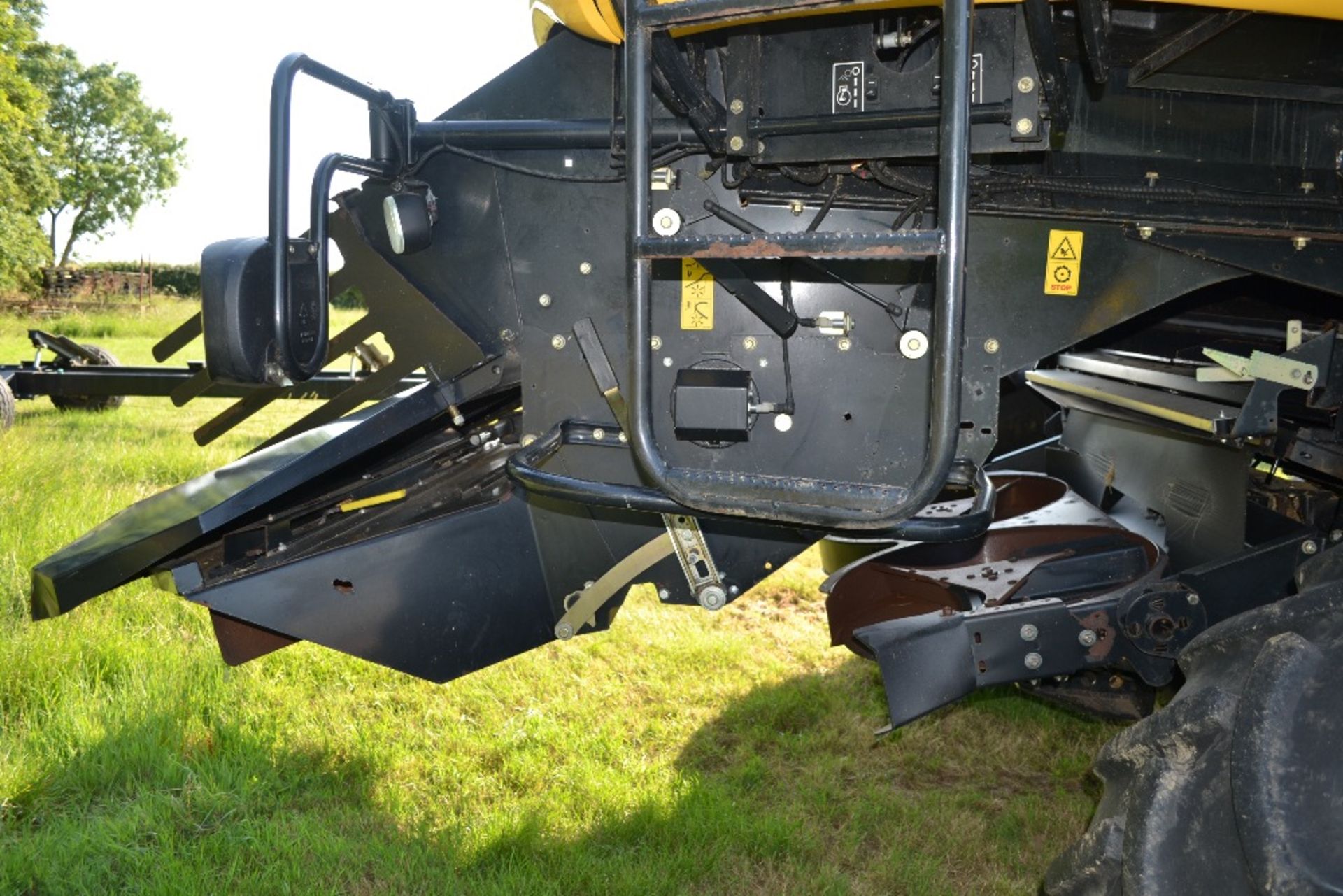 New Holland CR9070 rotary combine. Registration EU12 JCJ. Date of first registration 05/07/2012. 2,2 - Image 54 of 56