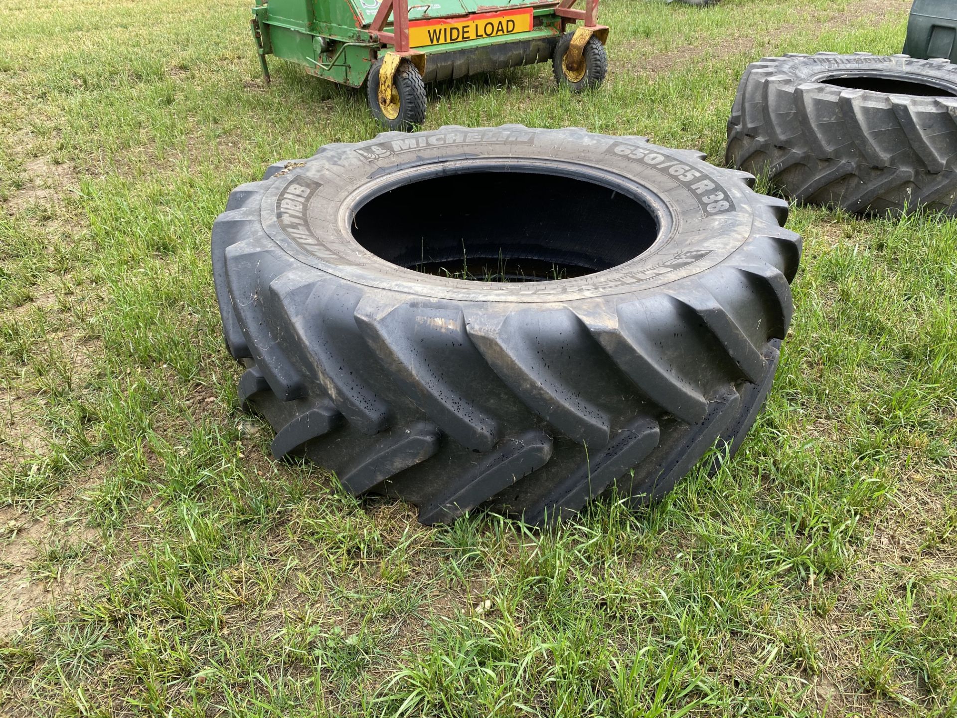 650/38 tyre casing @ 70%. M - Image 4 of 7