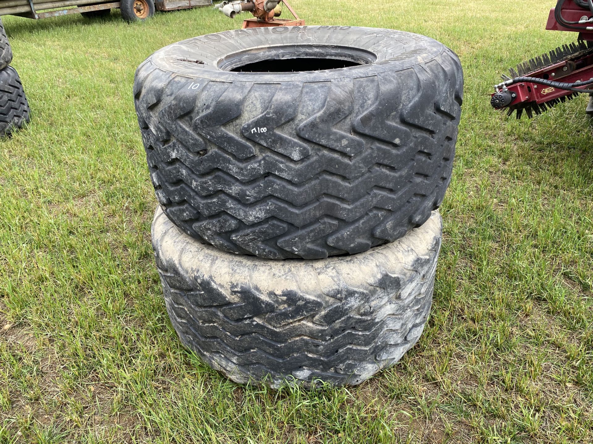 2x 650/65R22.5 trailer tyres. M