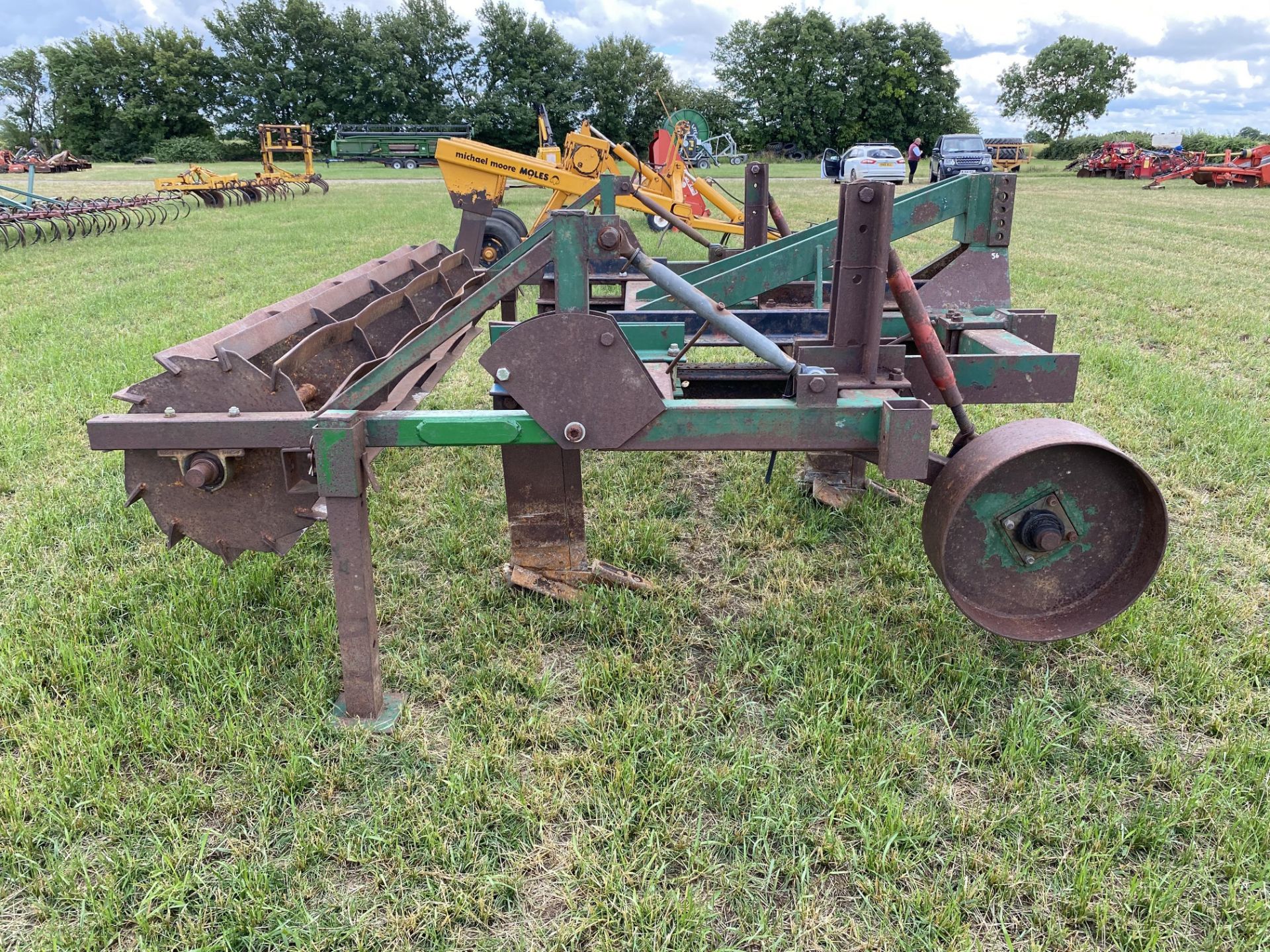 Cousins three leg subsoiler. With cage crumbler and depth wheels. LV - Image 6 of 17