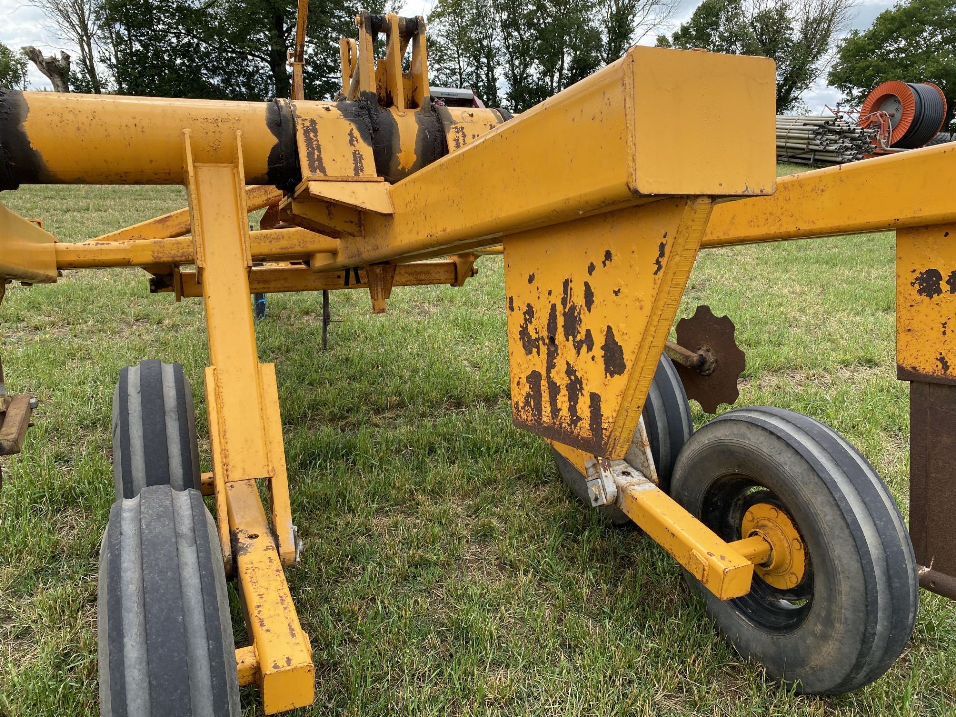 Michael Moore Moles Twin HR two leg mole plough (with fitting for third). Serial number 2403. M - Image 12 of 19