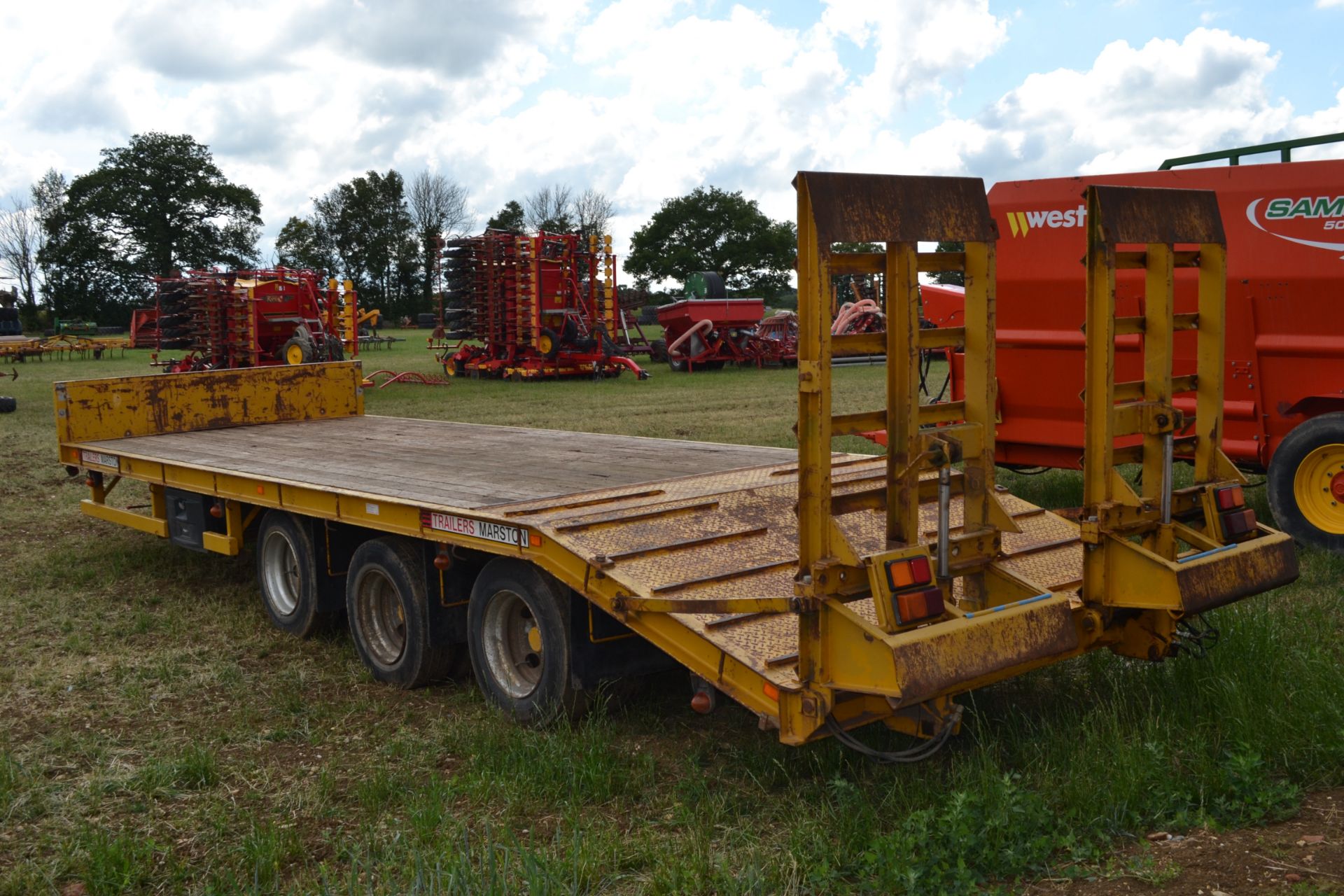 AS Marston 25ft 22T tri-axle beaver tail plant trailer. Model MPT22PT. 11/2007. With air brakes, - Image 4 of 17