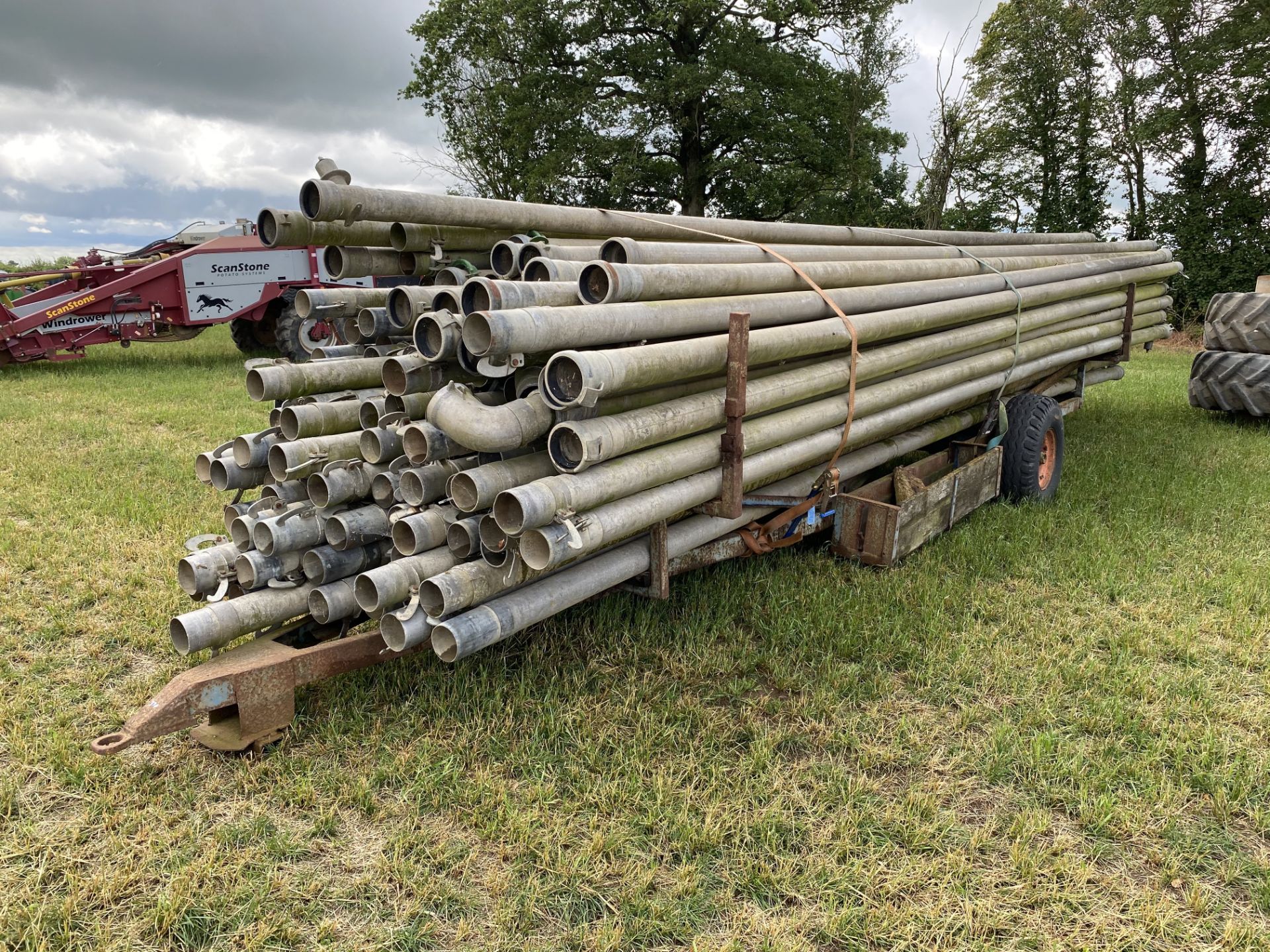 Irrigation pipe trailer and a quantity of pipes. M - Image 2 of 5