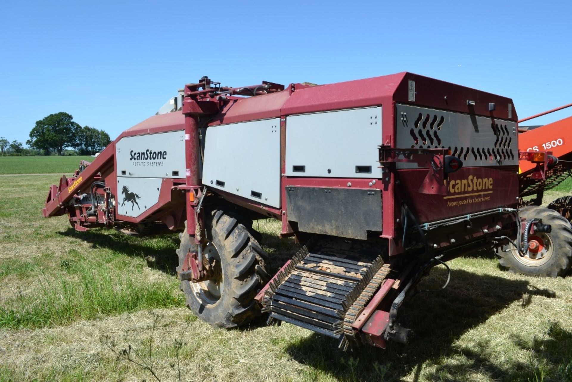 Scanstone trailed Windrower. Model WD17-2+5. 2014. Serial number 2030. Set for 72" beds. LM - Image 28 of 29