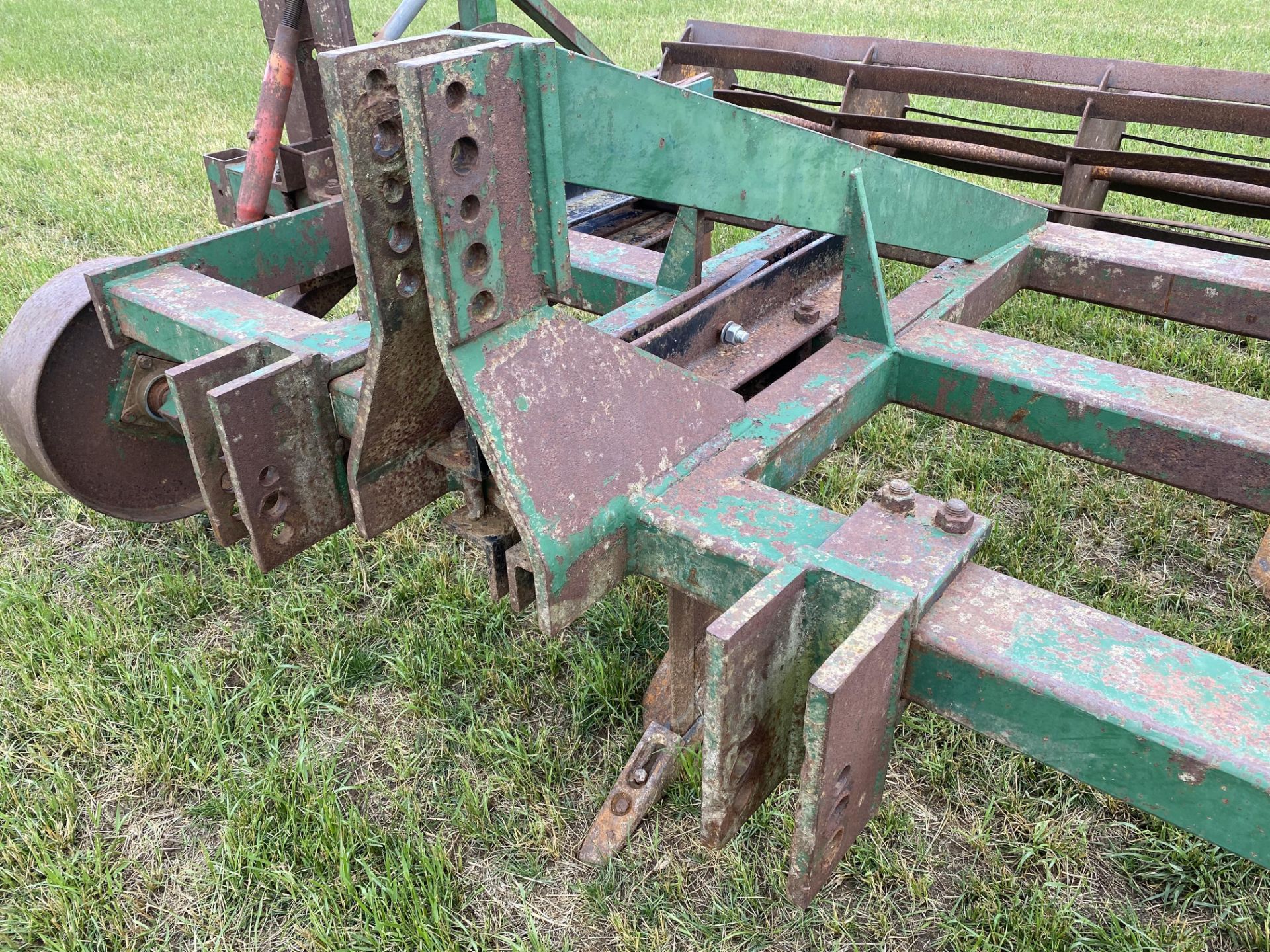 Cousins three leg subsoiler. With cage crumbler and depth wheels. LV - Image 9 of 17