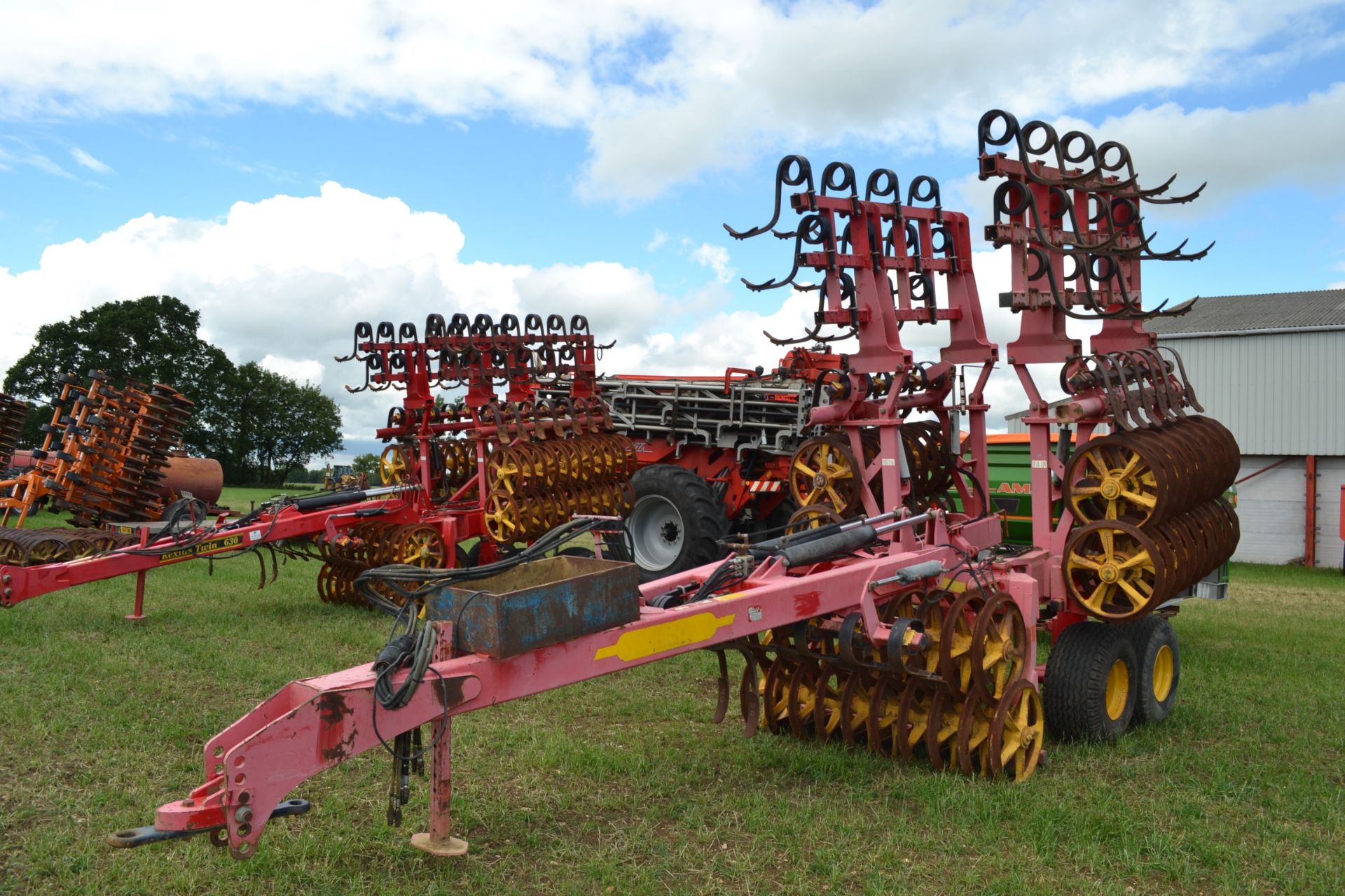 Vaderstad 5.5m hydraulic folding Rexius Twin 550. 10/2000. Serial number 289. Comprising three