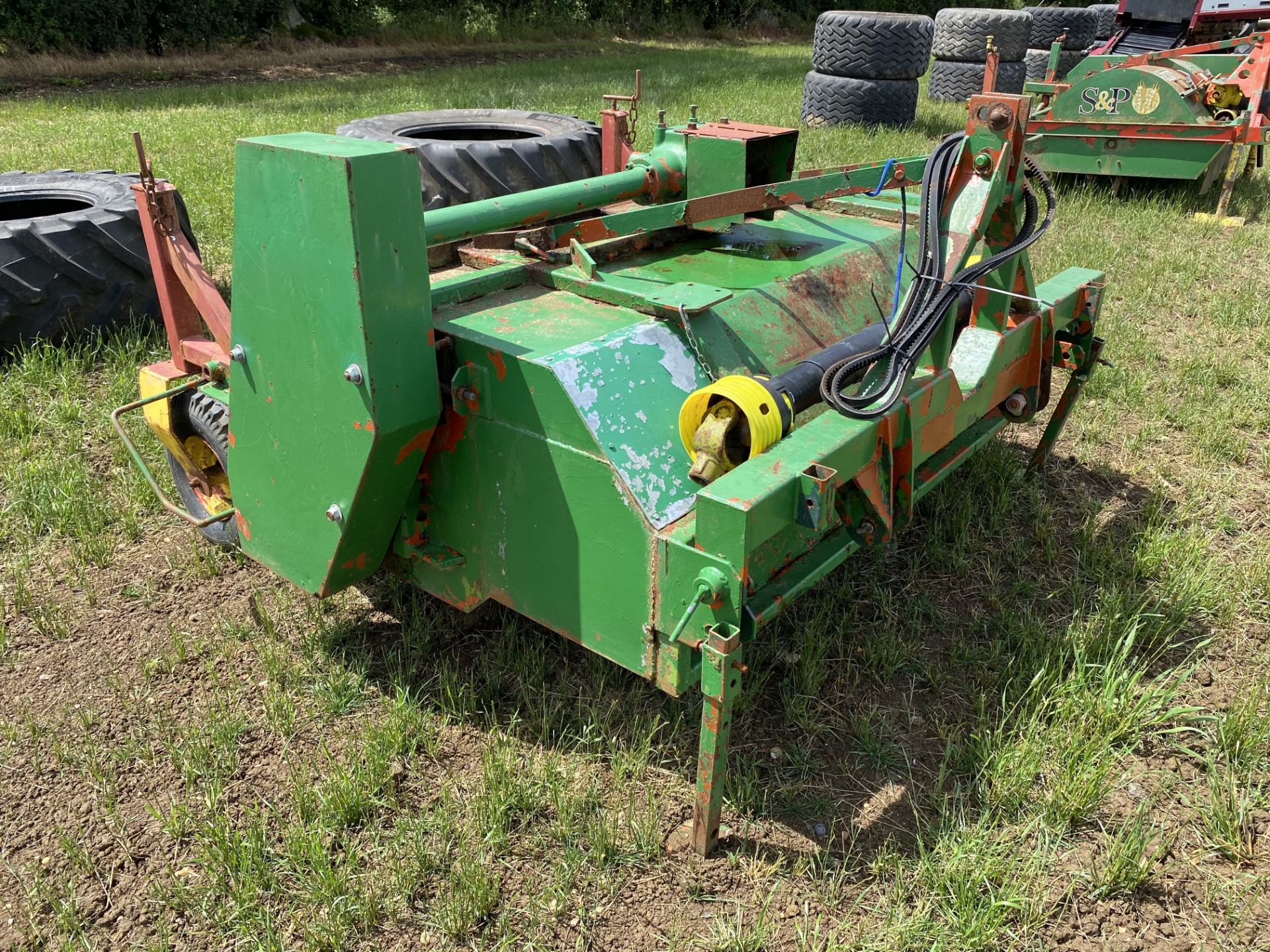 Front mounted haulm topper. Set for 72'' beds. LM